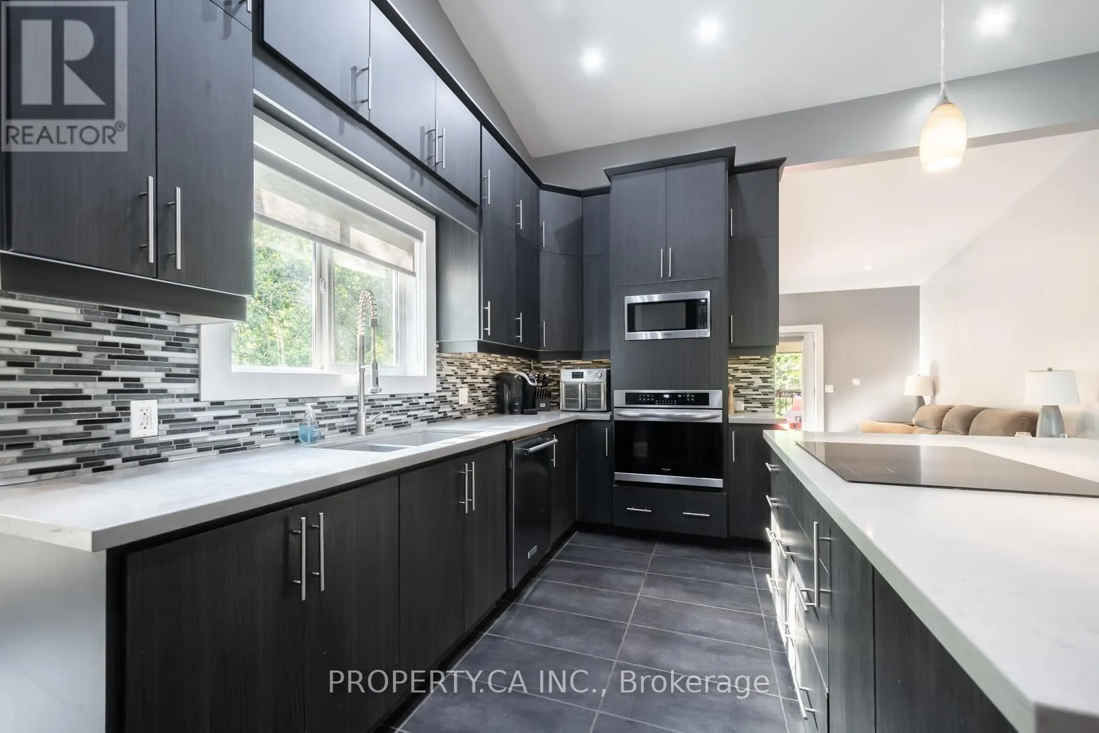 176 PLEASANT BOULEVARD