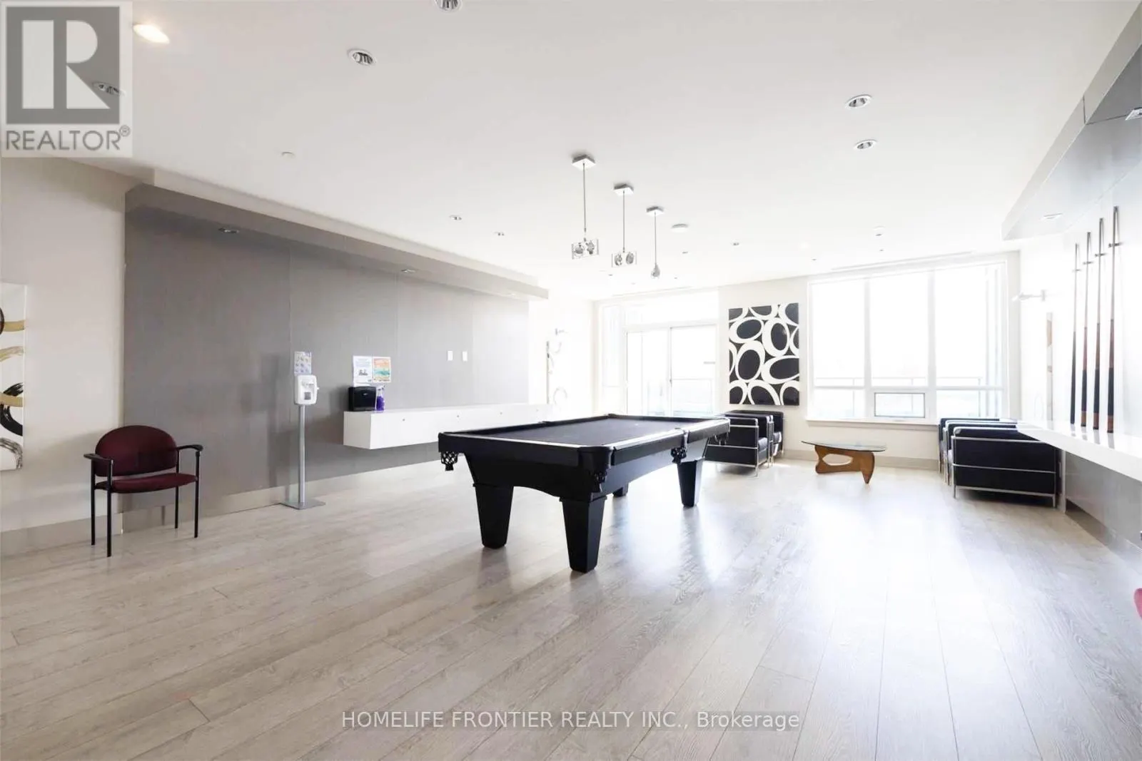 826 - 7165 YONGE STREET