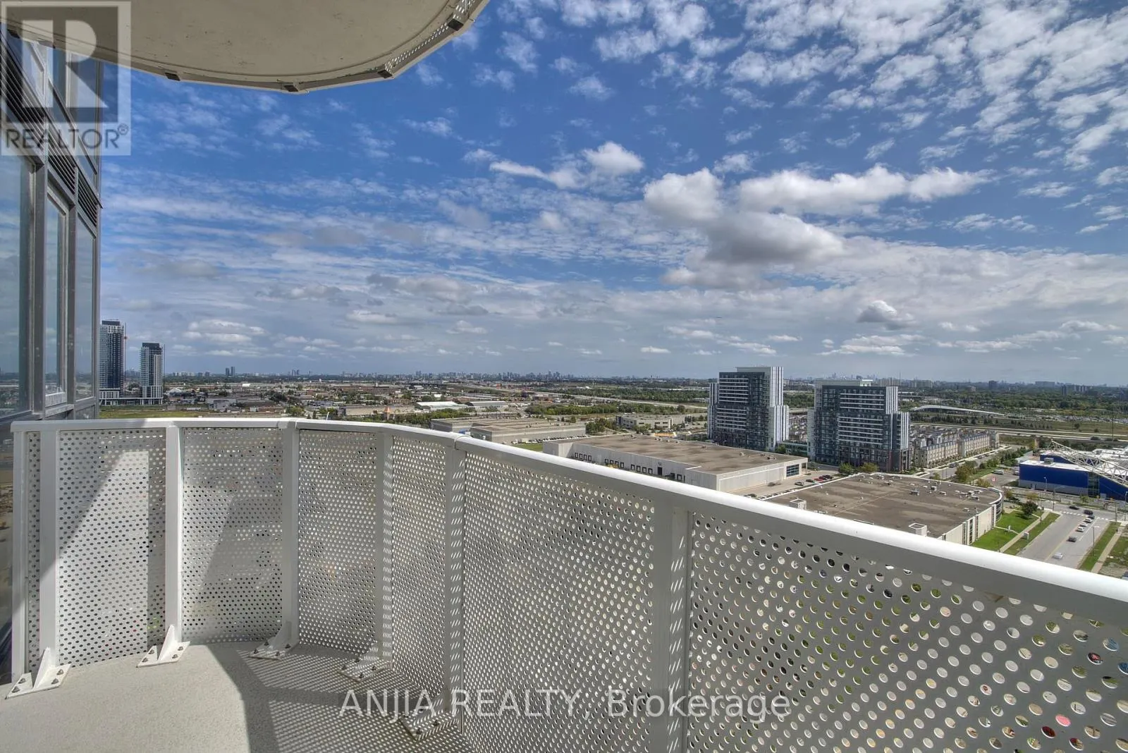 2210 - 28 INTERCHANGE WAY