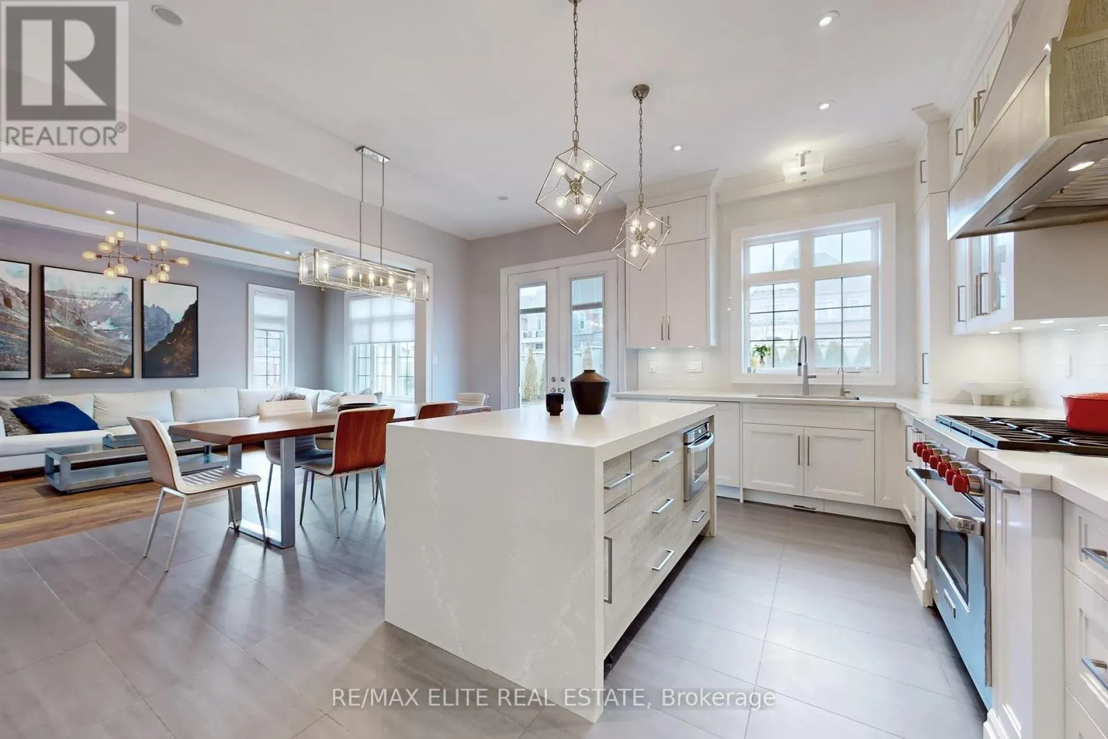 7 COLYTON COURT