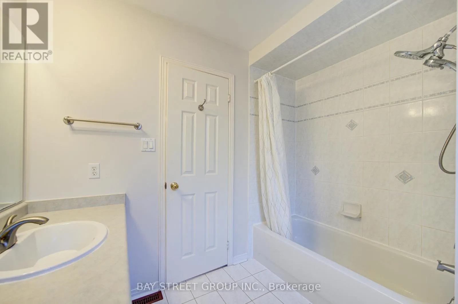108 RIDEAU DRIVE