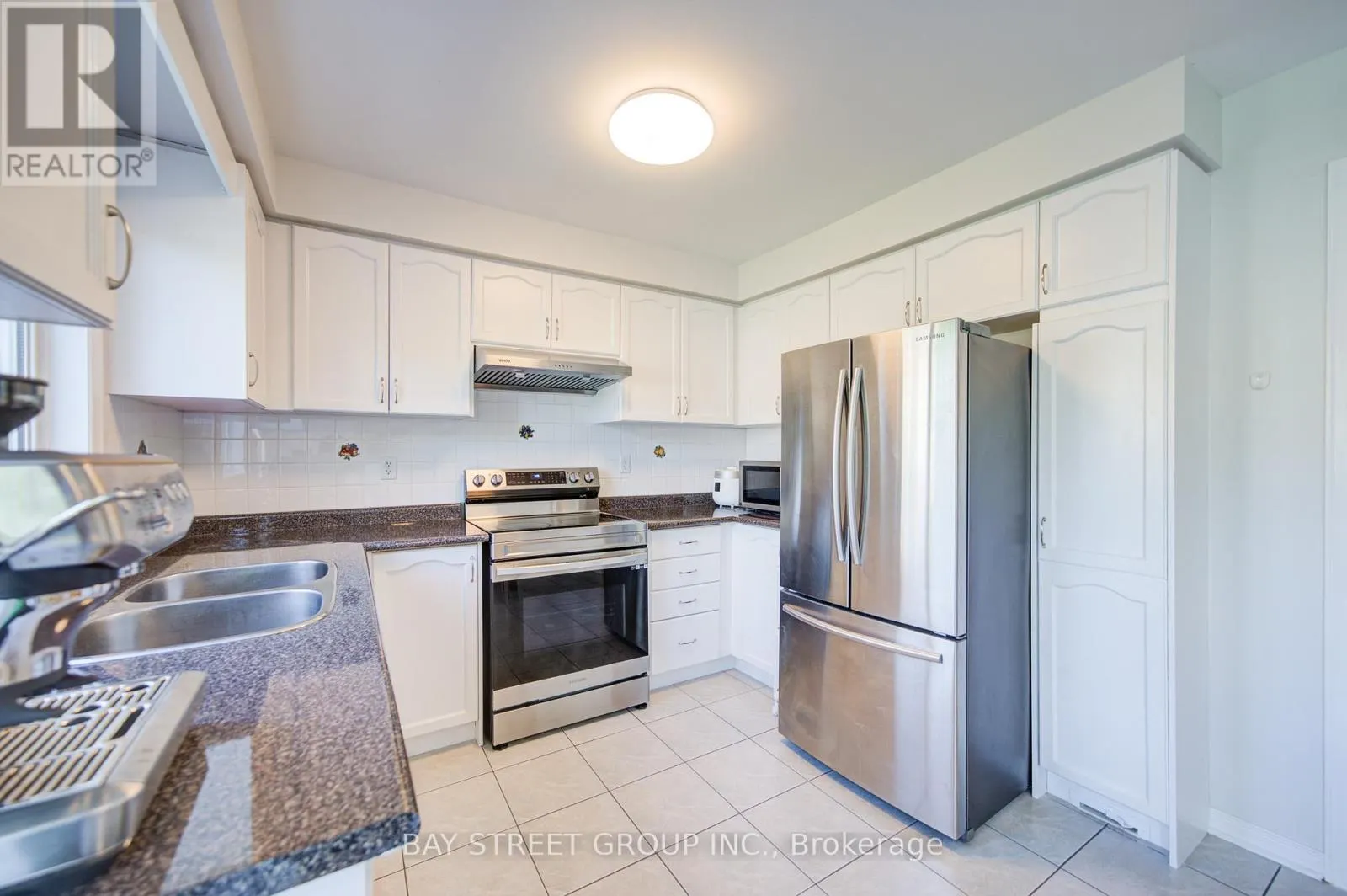 108 RIDEAU DRIVE