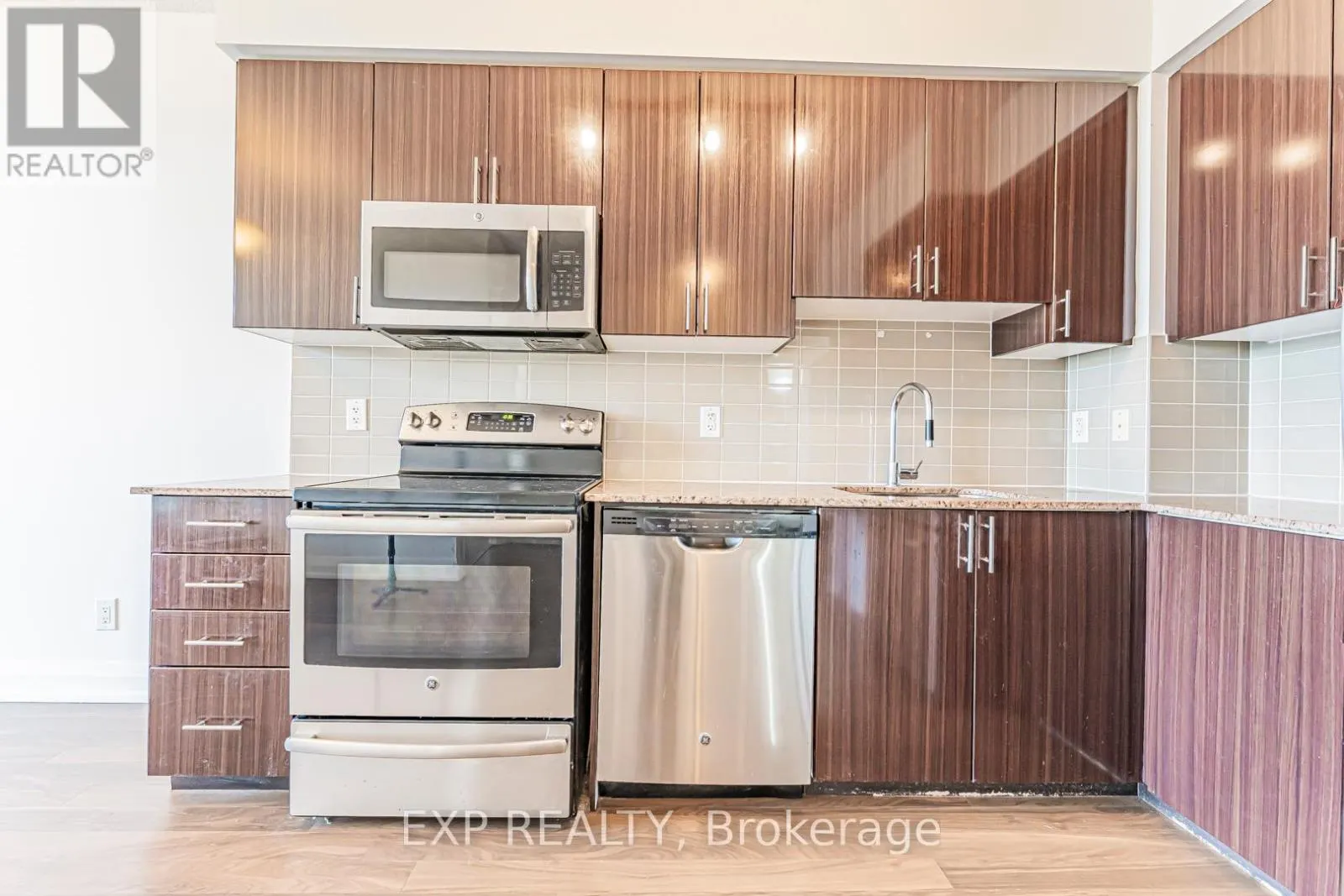 308 - 7167 YONGE STREET