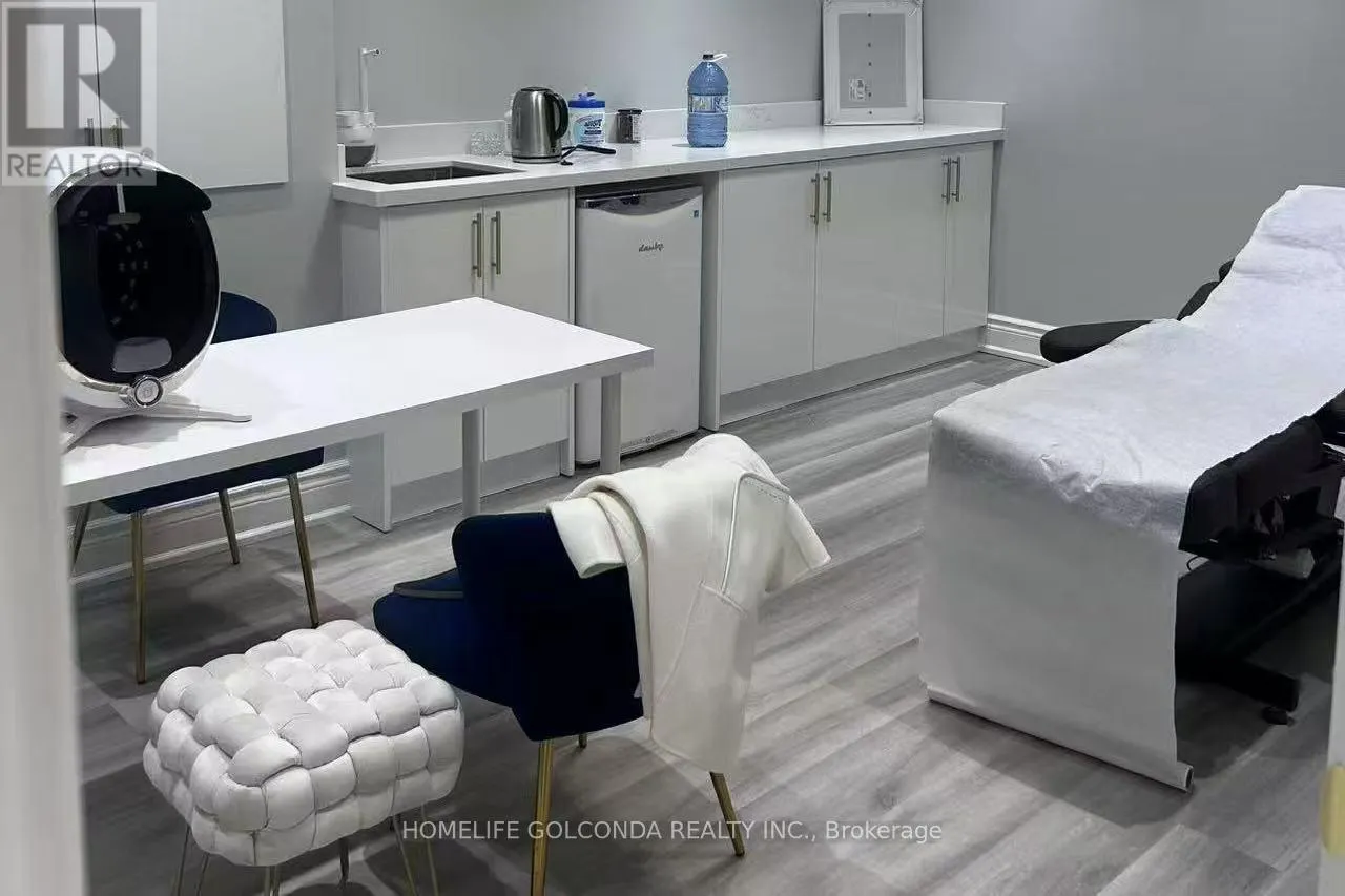21D-22D - 7398 YONGE STREET