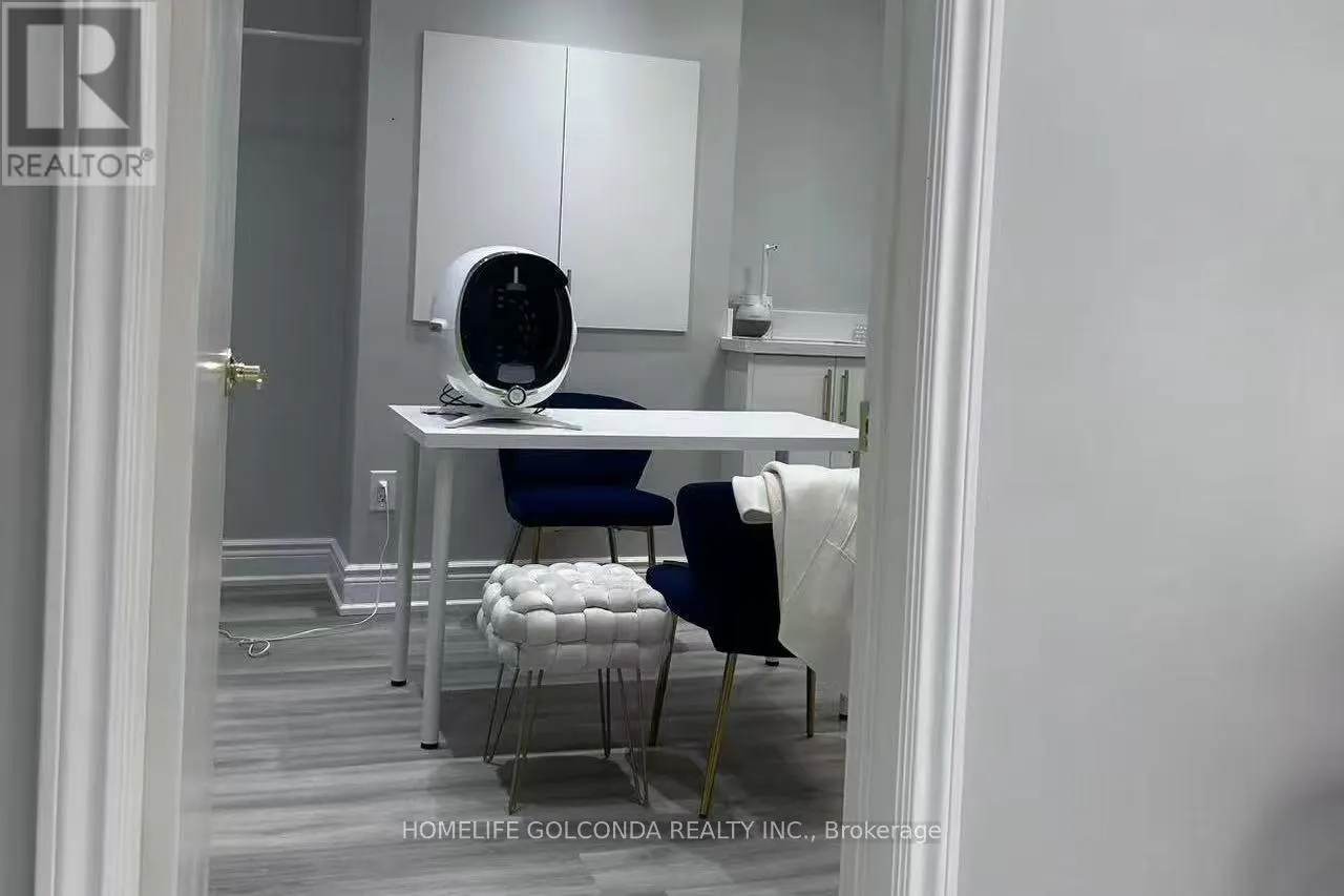21D-22D - 7398 YONGE STREET