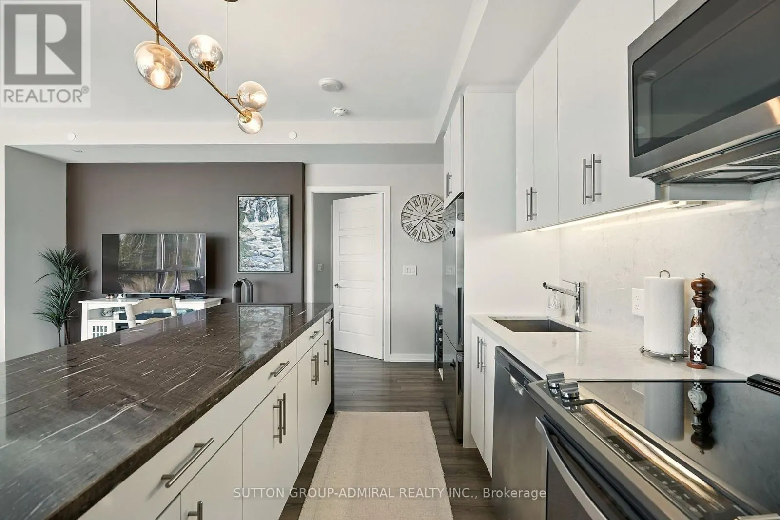 A217 - 241 SEA RAY AVENUE