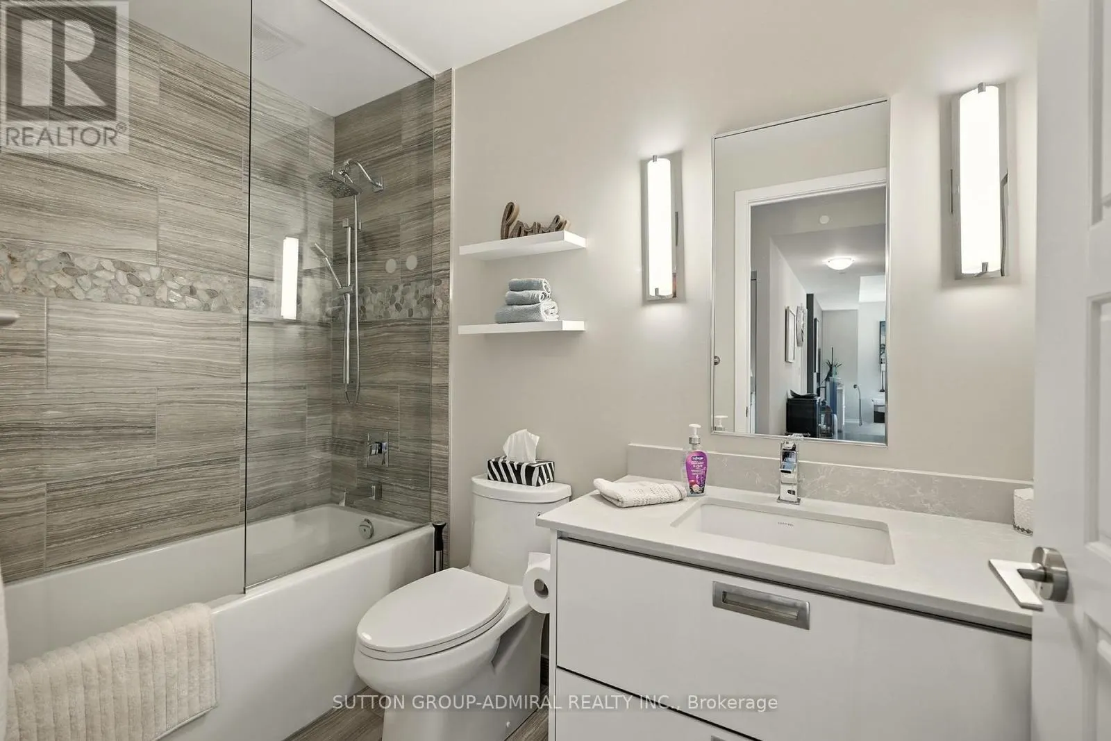 A217 - 241 SEA RAY AVENUE