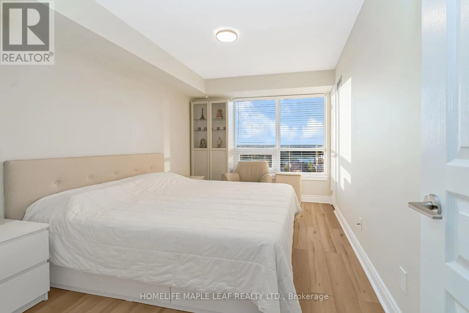 1406 - 7 NORTH PARK ROAD