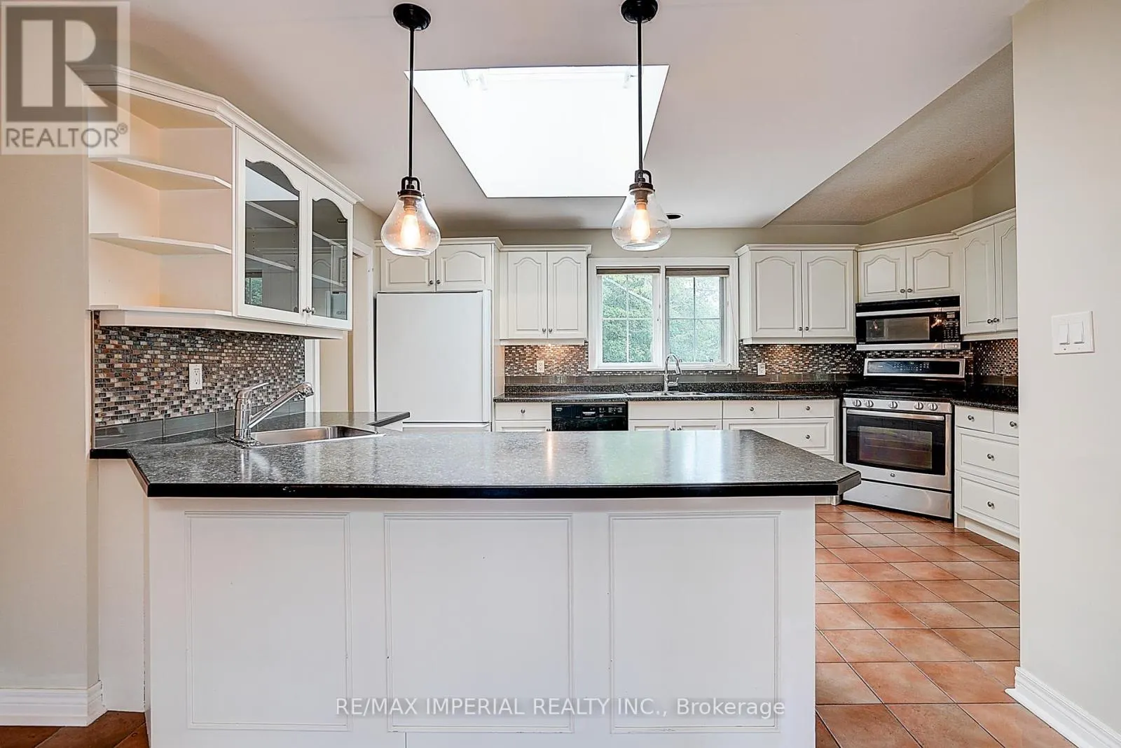 282 RIDGE ROAD