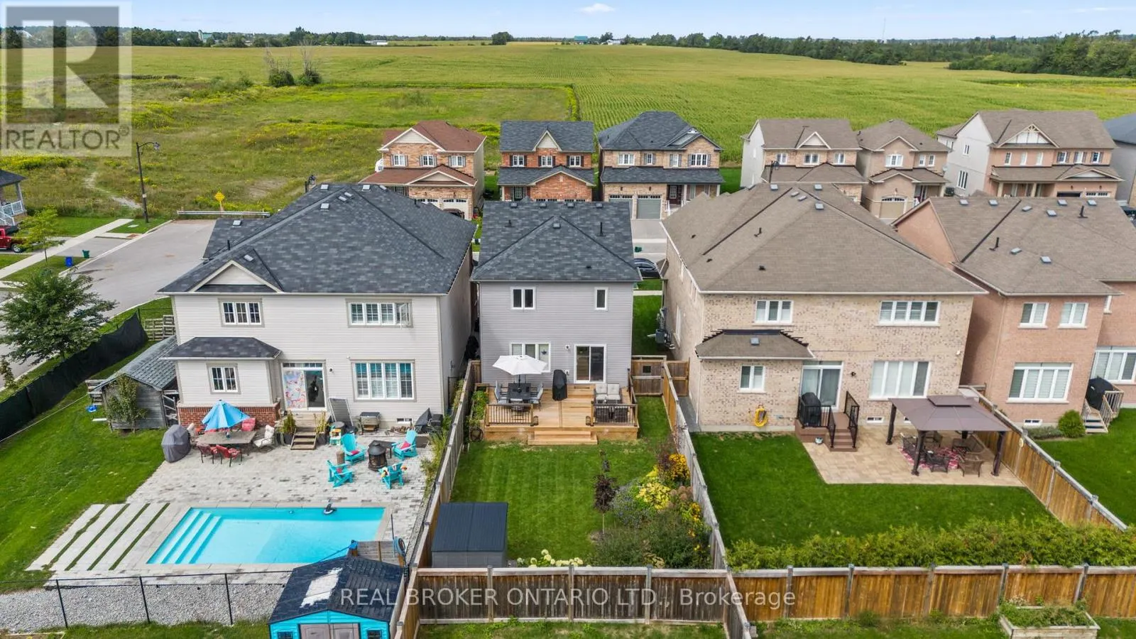 5 DON HADDEN CRESCENT