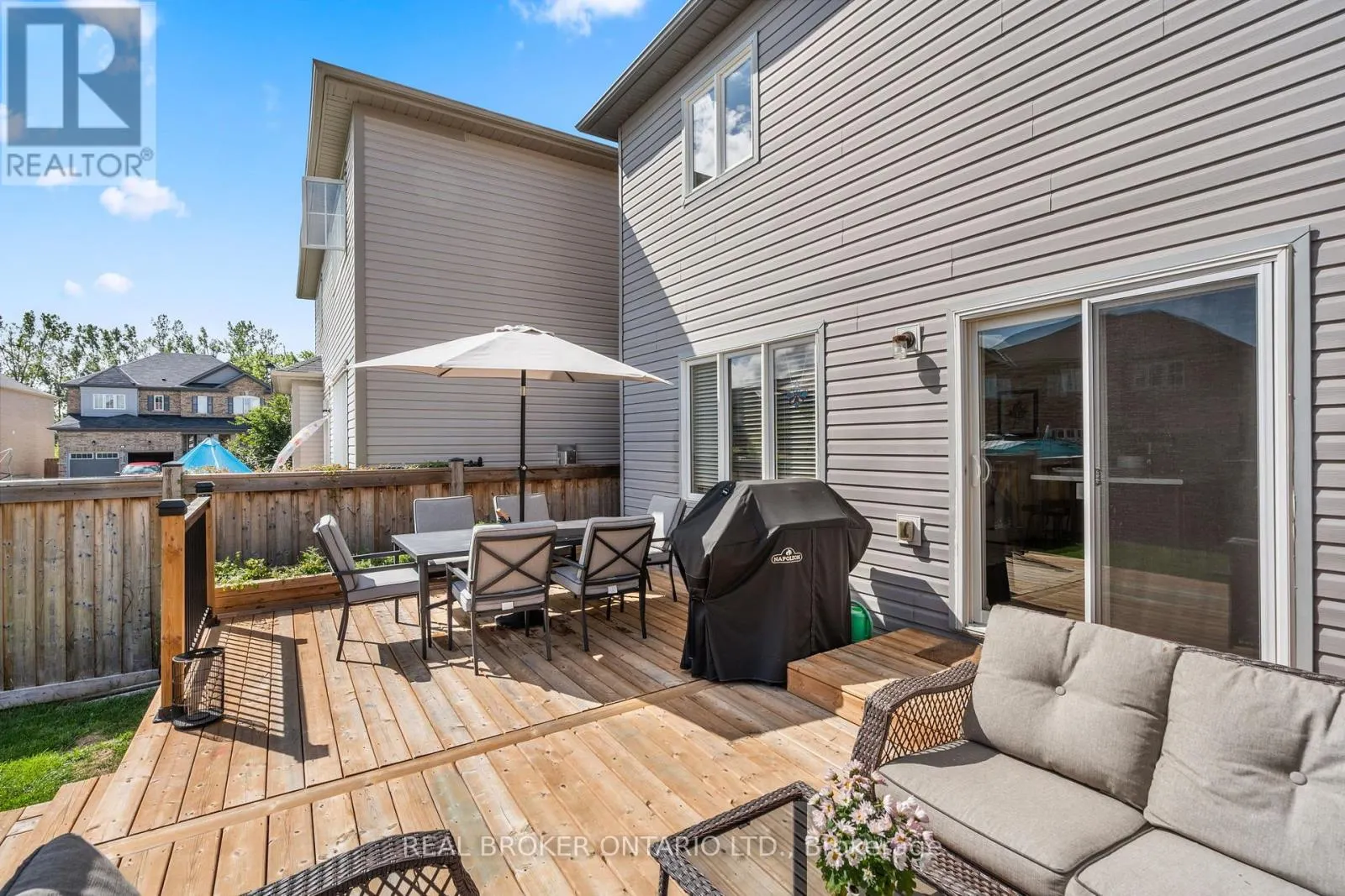 5 DON HADDEN CRESCENT