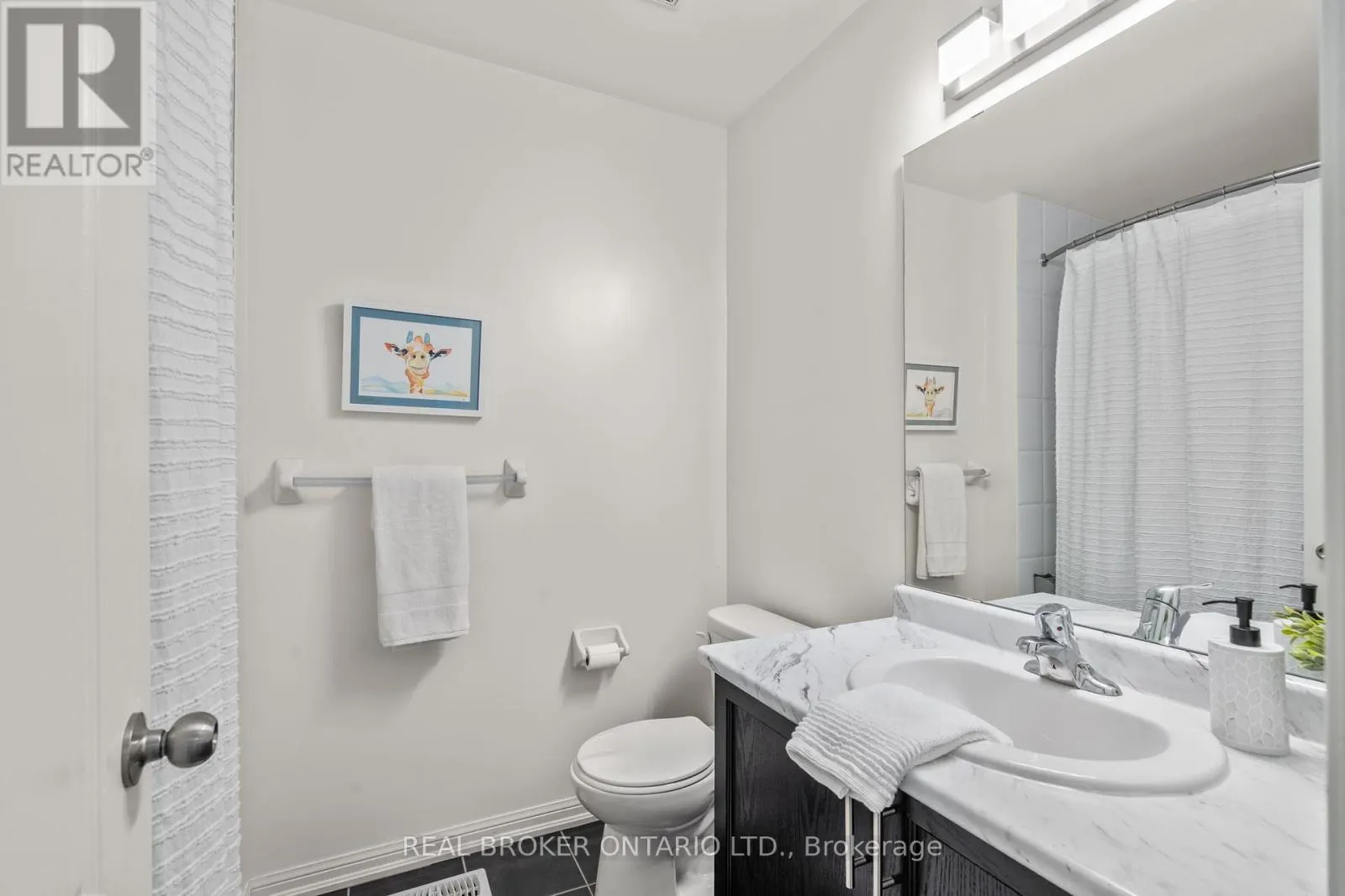5 DON HADDEN CRESCENT