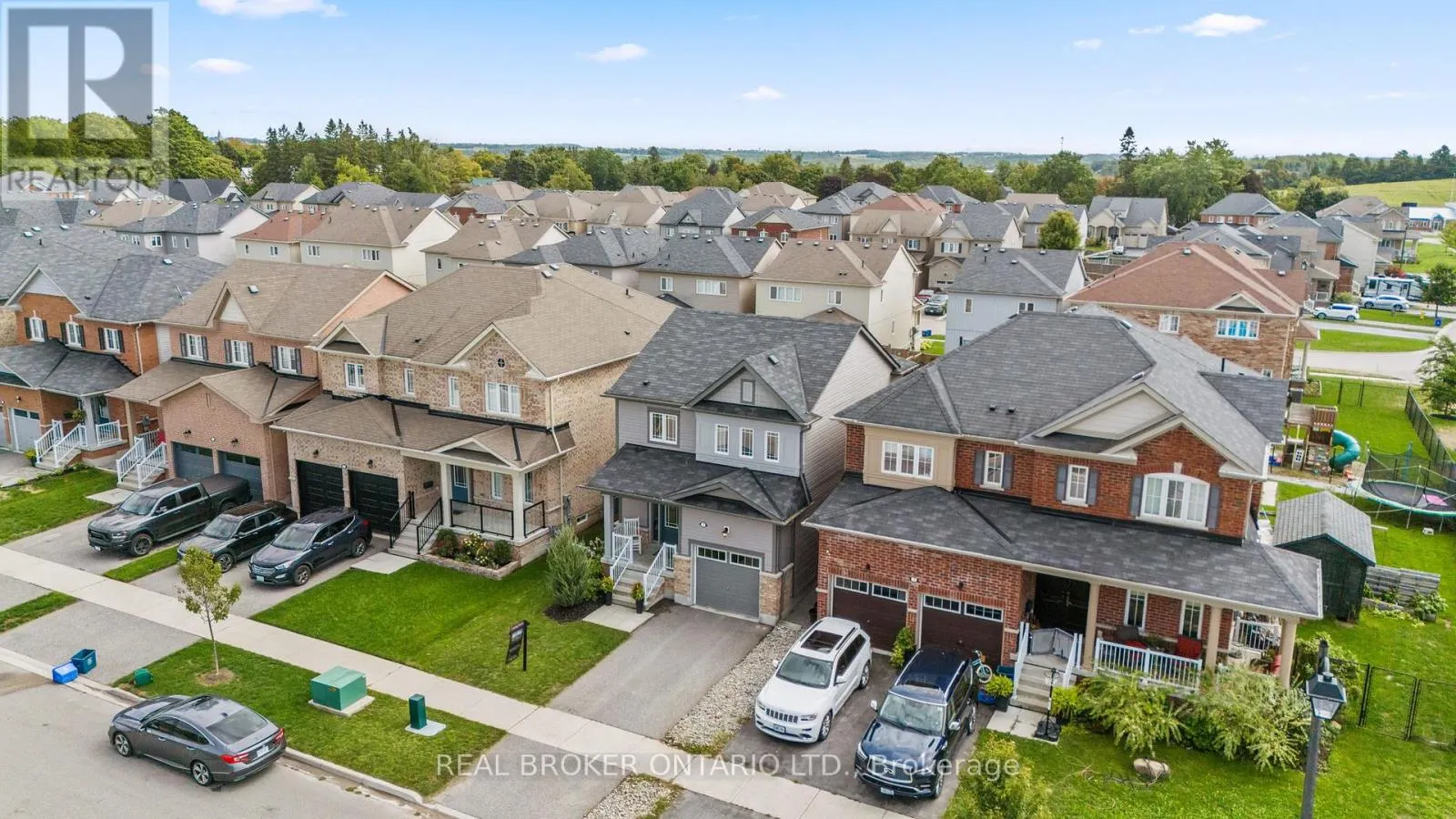 5 DON HADDEN CRESCENT