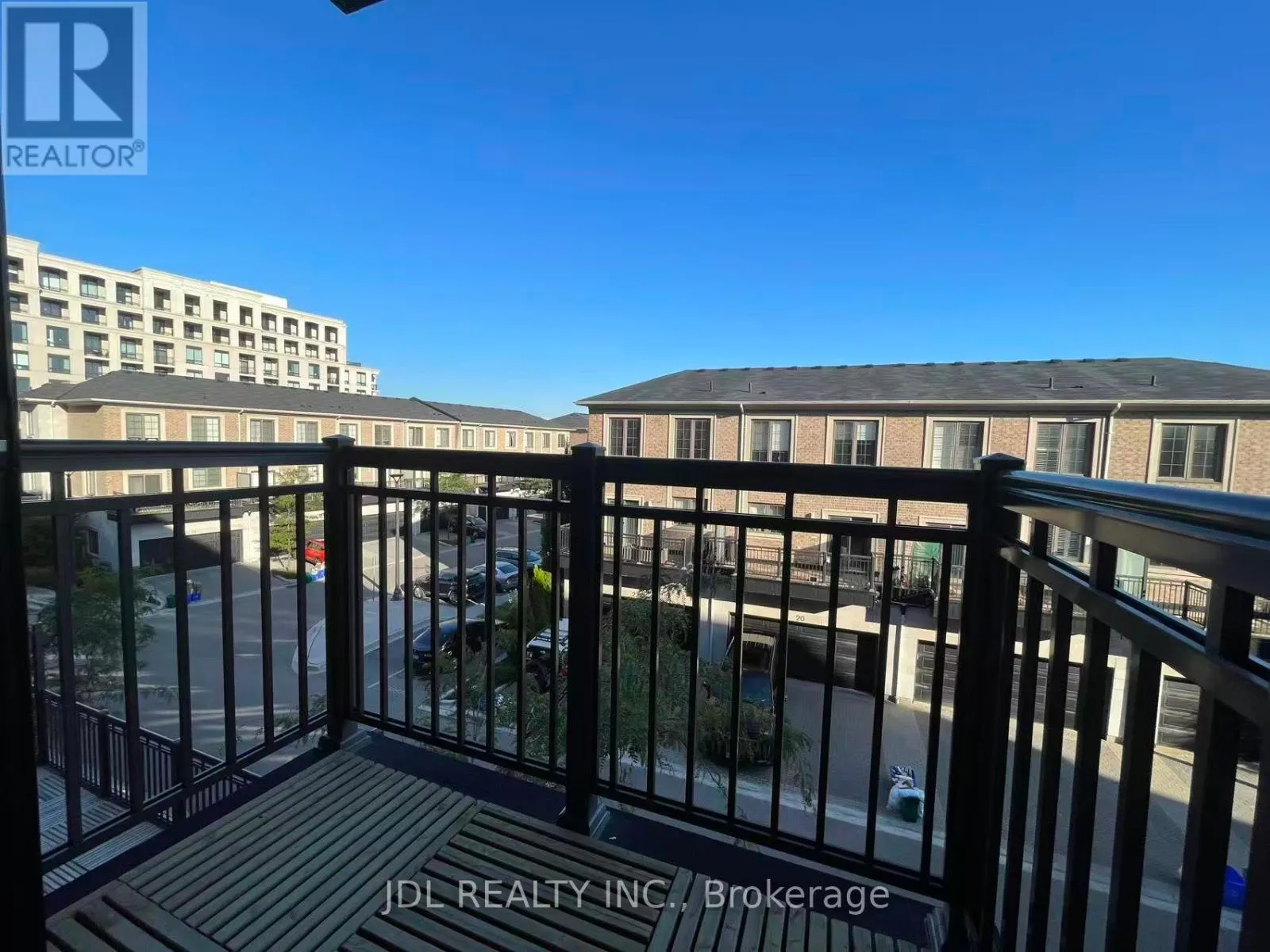 ROOM D - 4016 HIGHWAY 7 STREET E