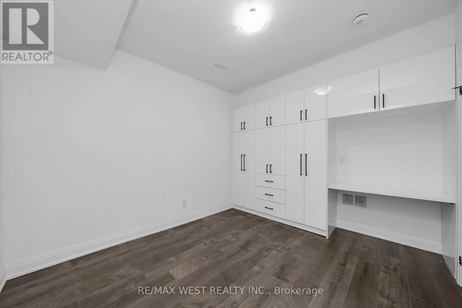 29 DIREZZE COURT