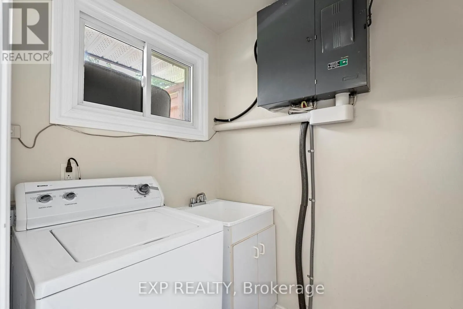 2186 RICHARD STREET