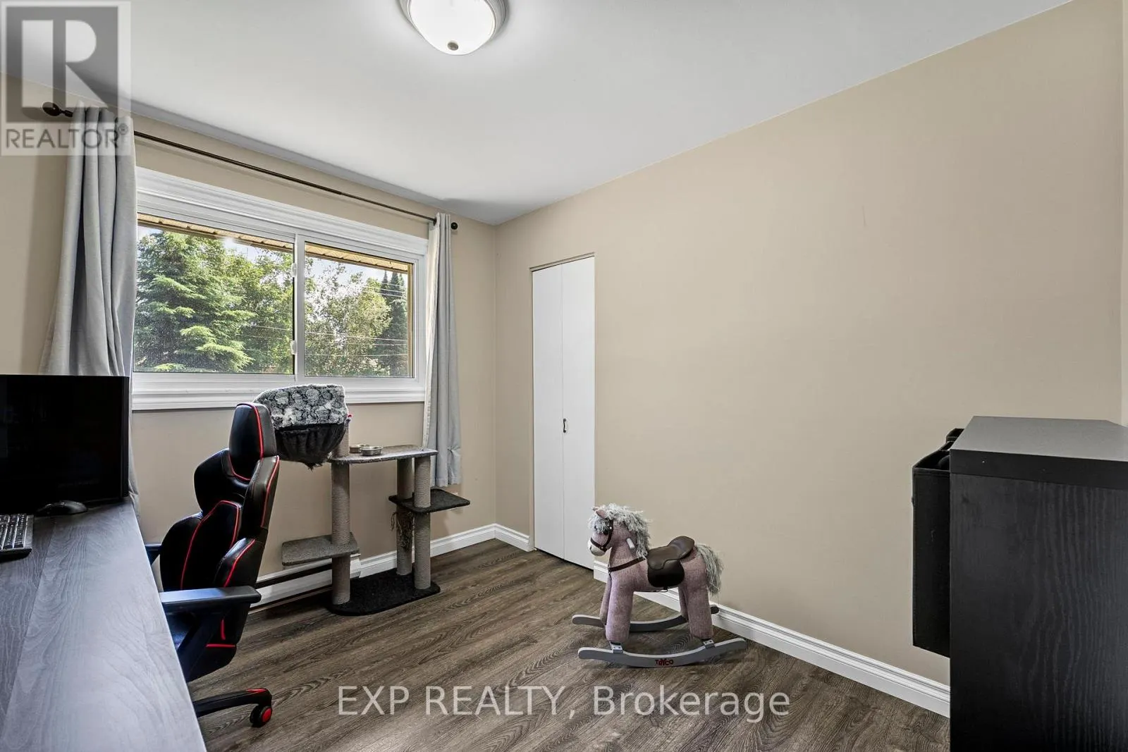 2186 RICHARD STREET