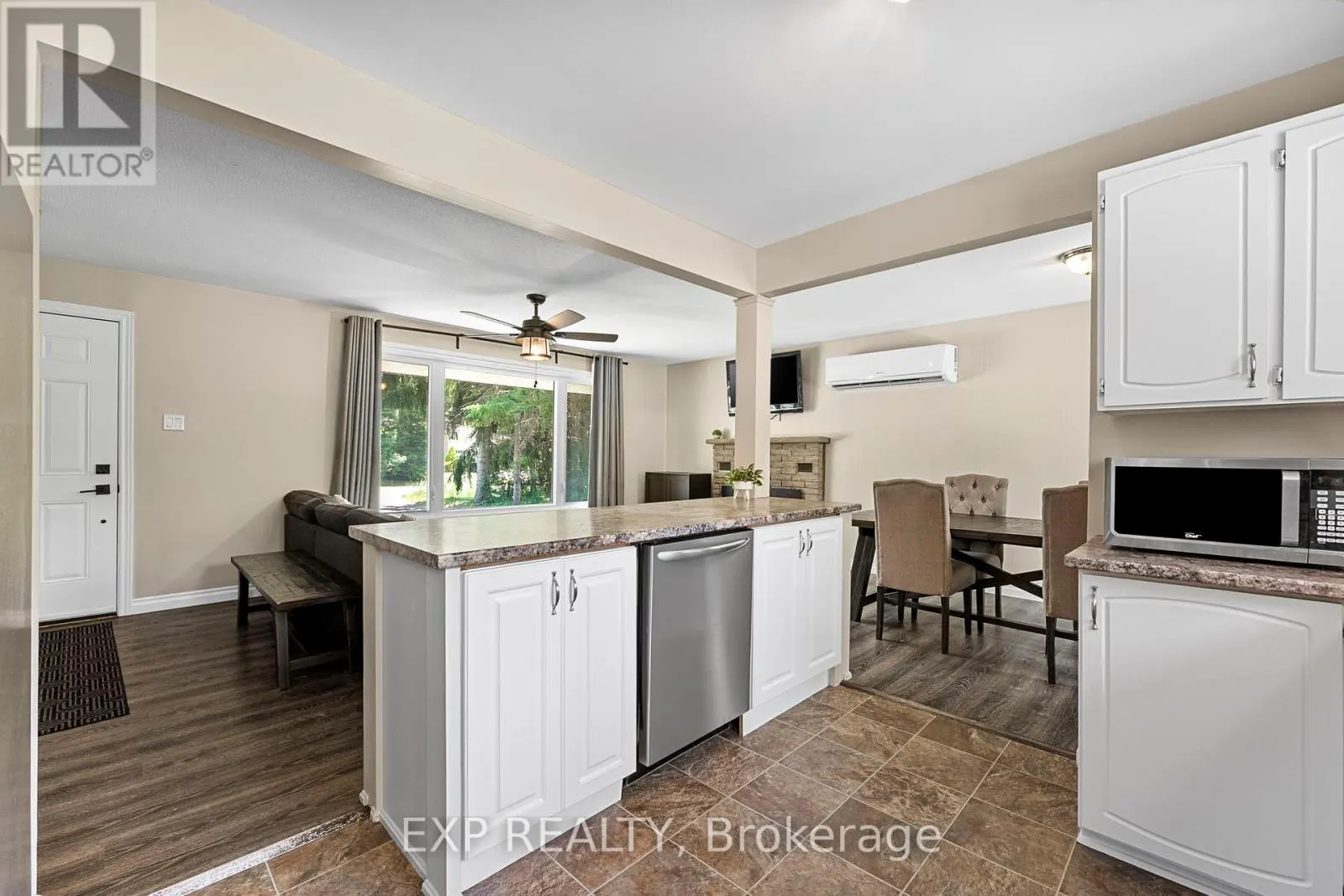 2186 RICHARD STREET
