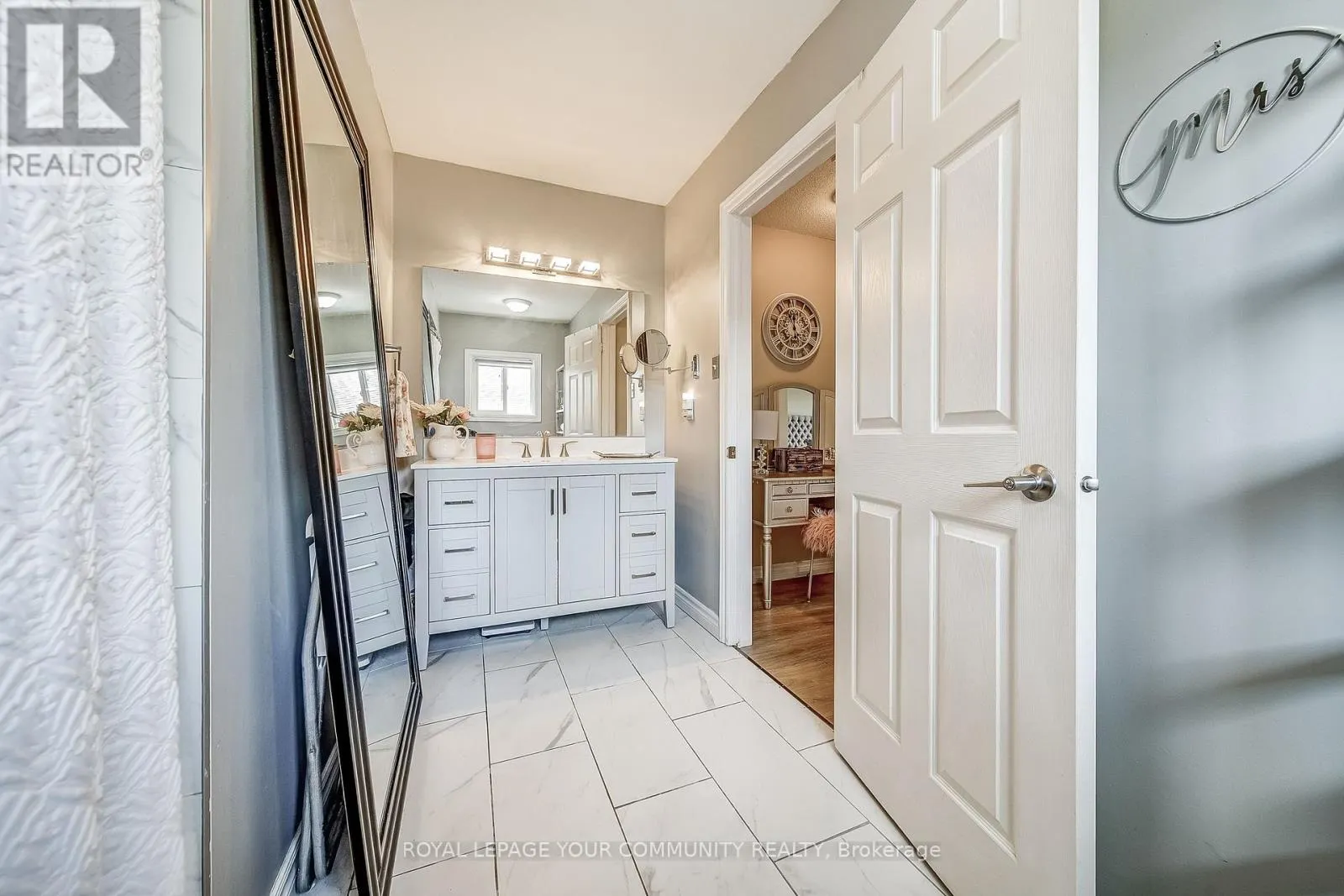 21 LITNER CRESCENT