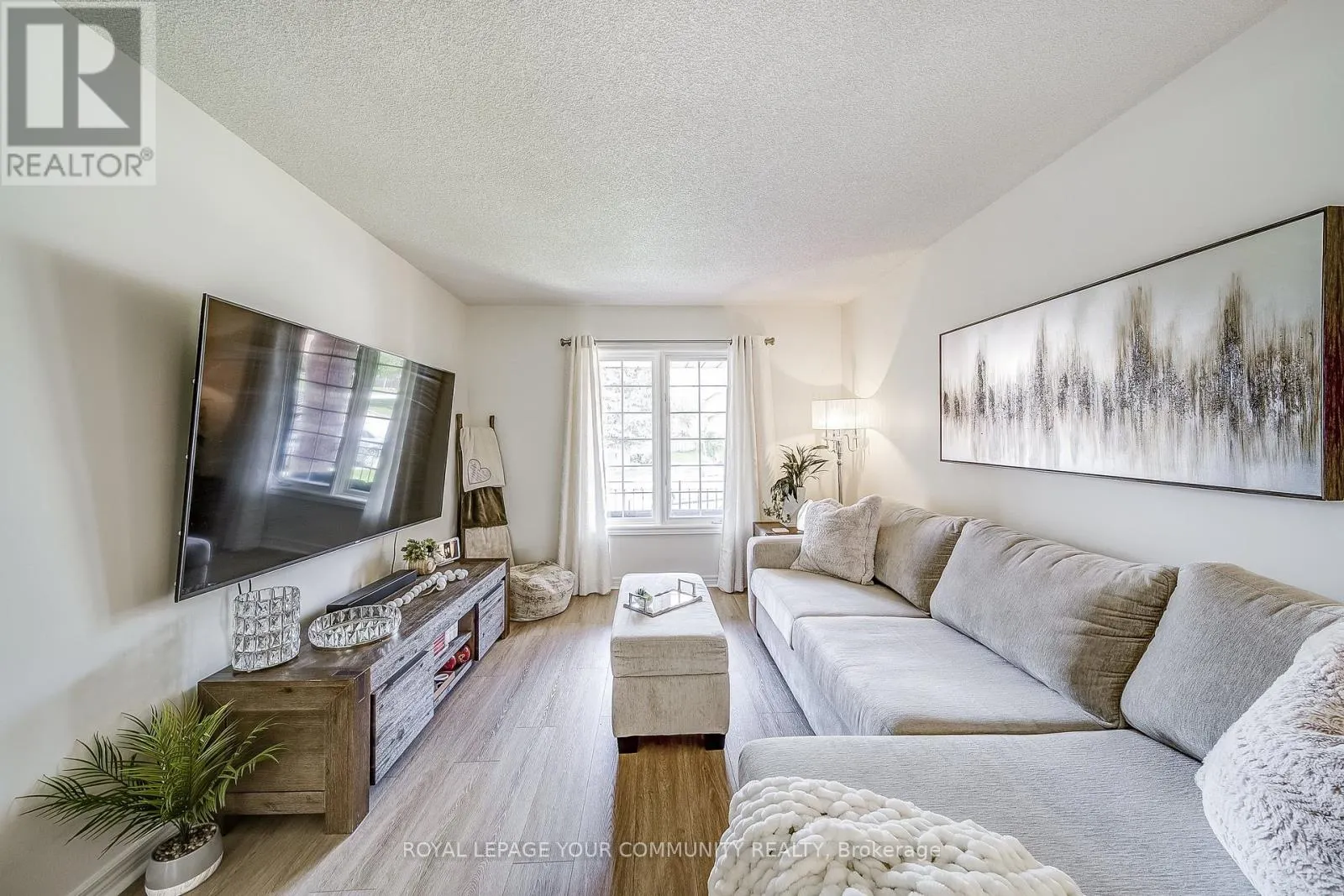 21 LITNER CRESCENT