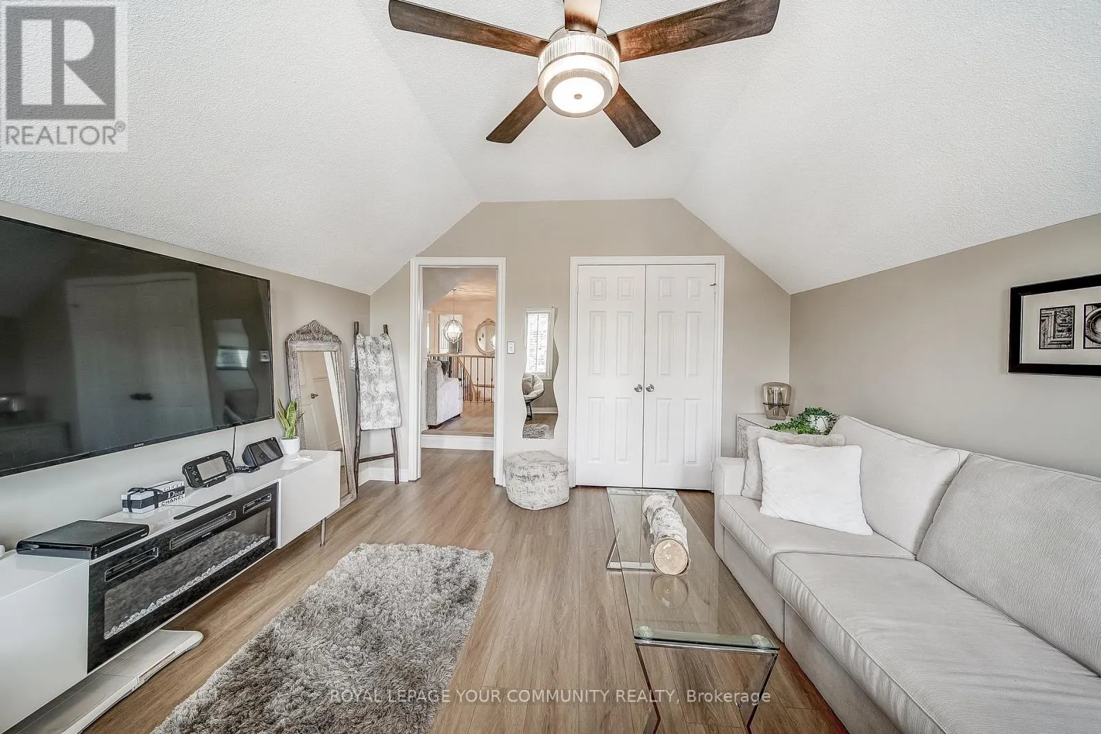 21 LITNER CRESCENT