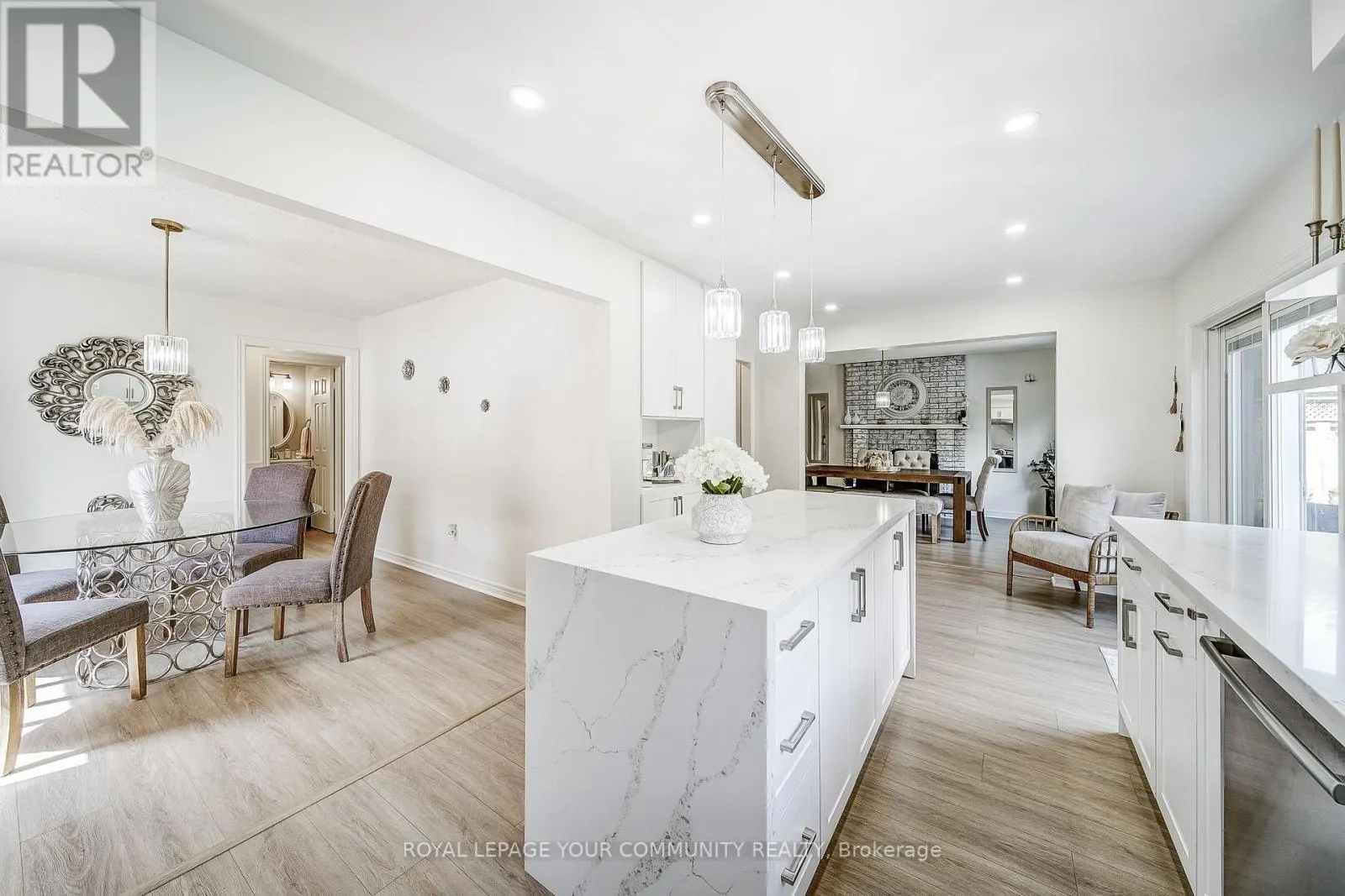 21 LITNER CRESCENT