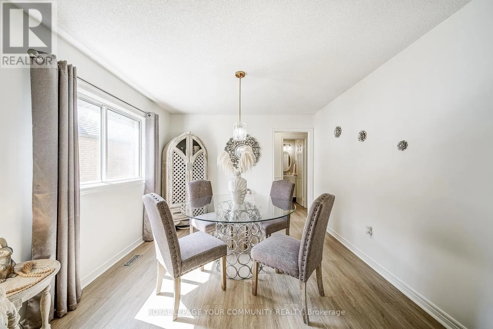 21 LITNER CRESCENT