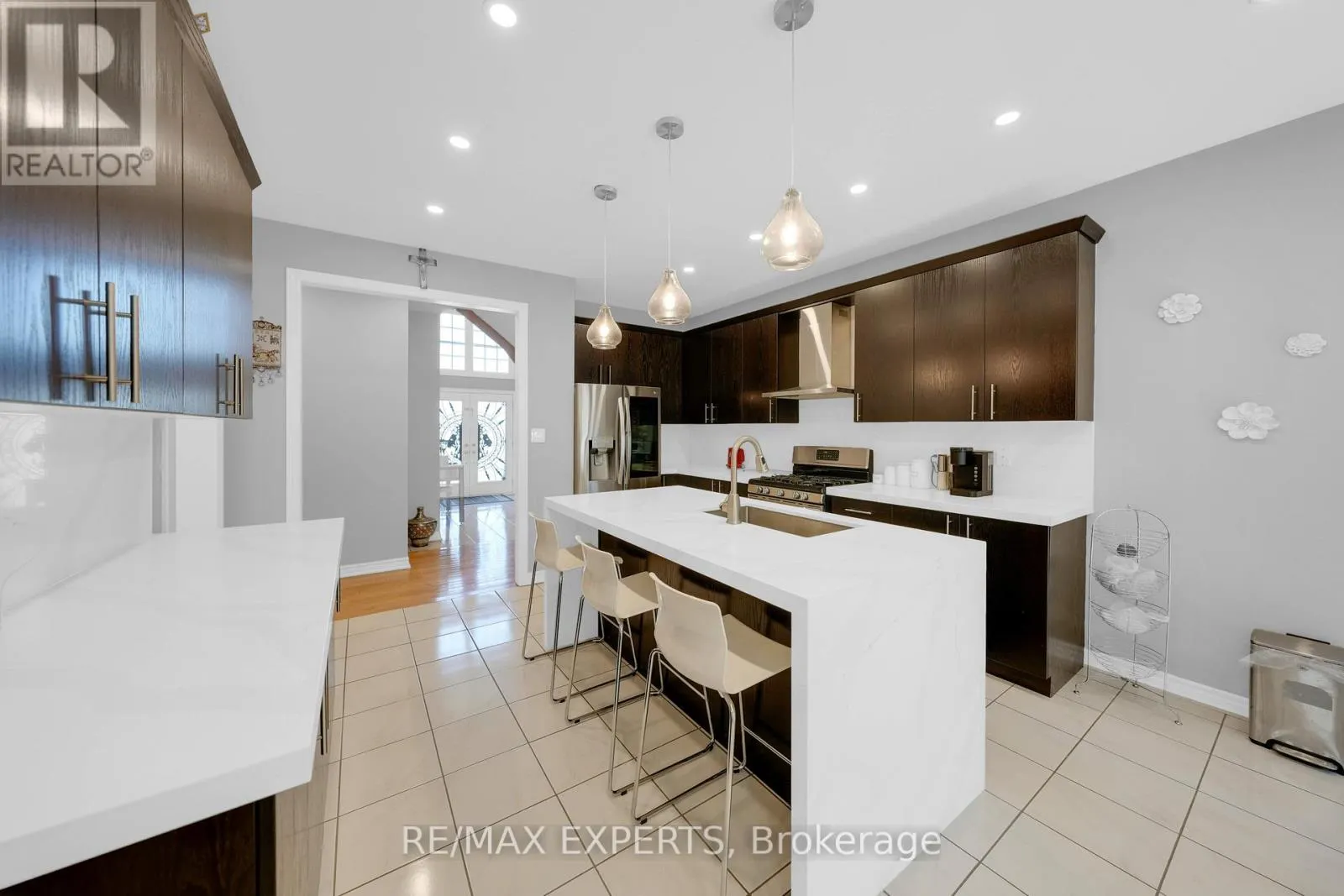 2190 DAWSON CRESCENT