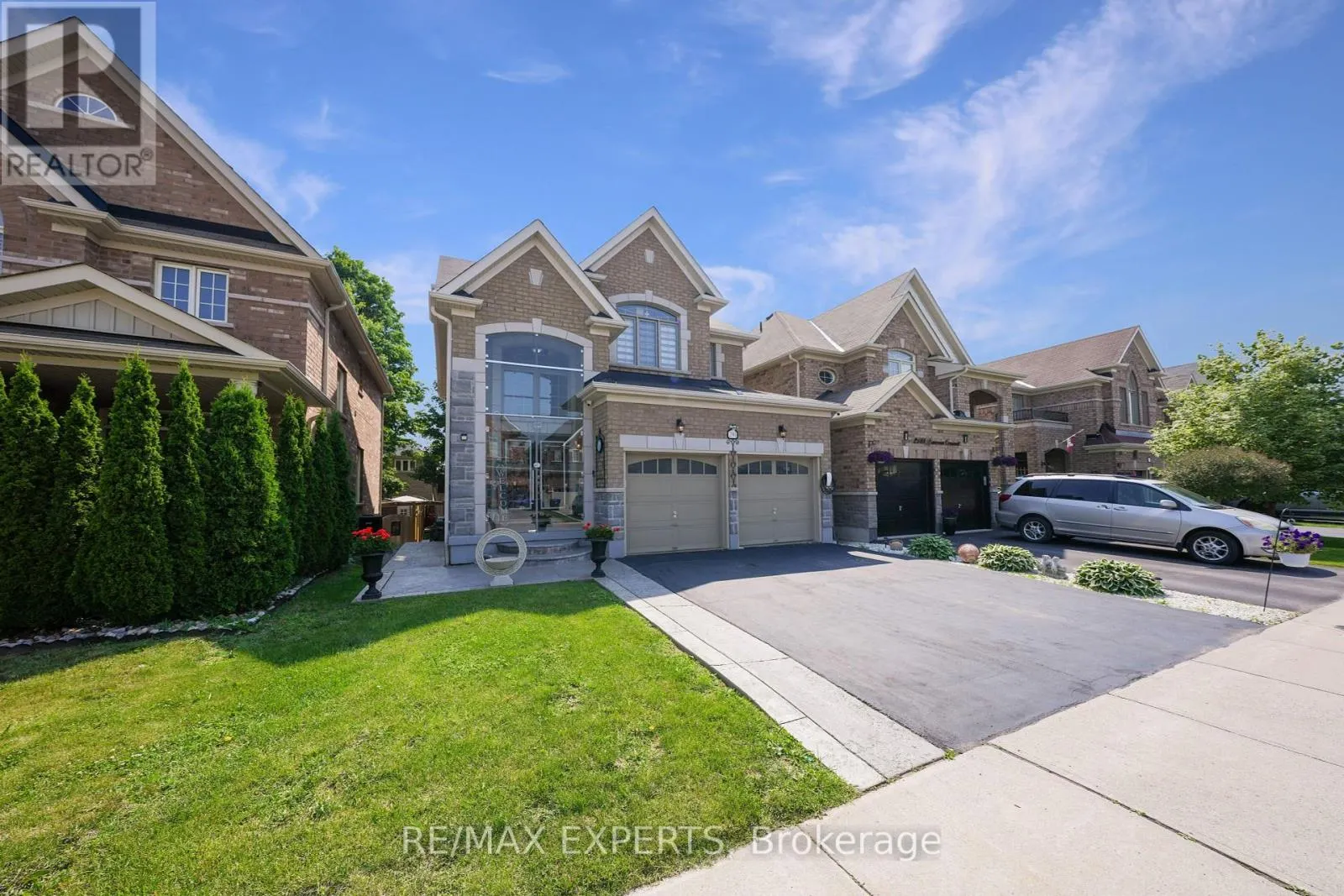 2190 DAWSON CRESCENT