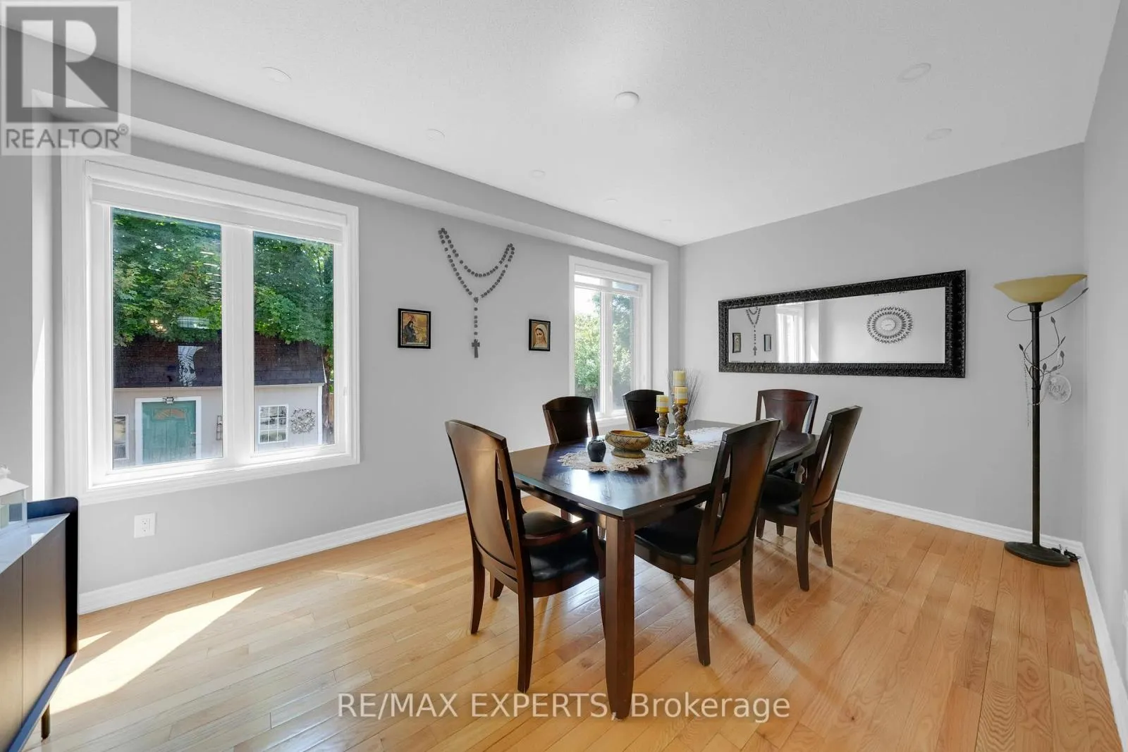 2190 DAWSON CRESCENT