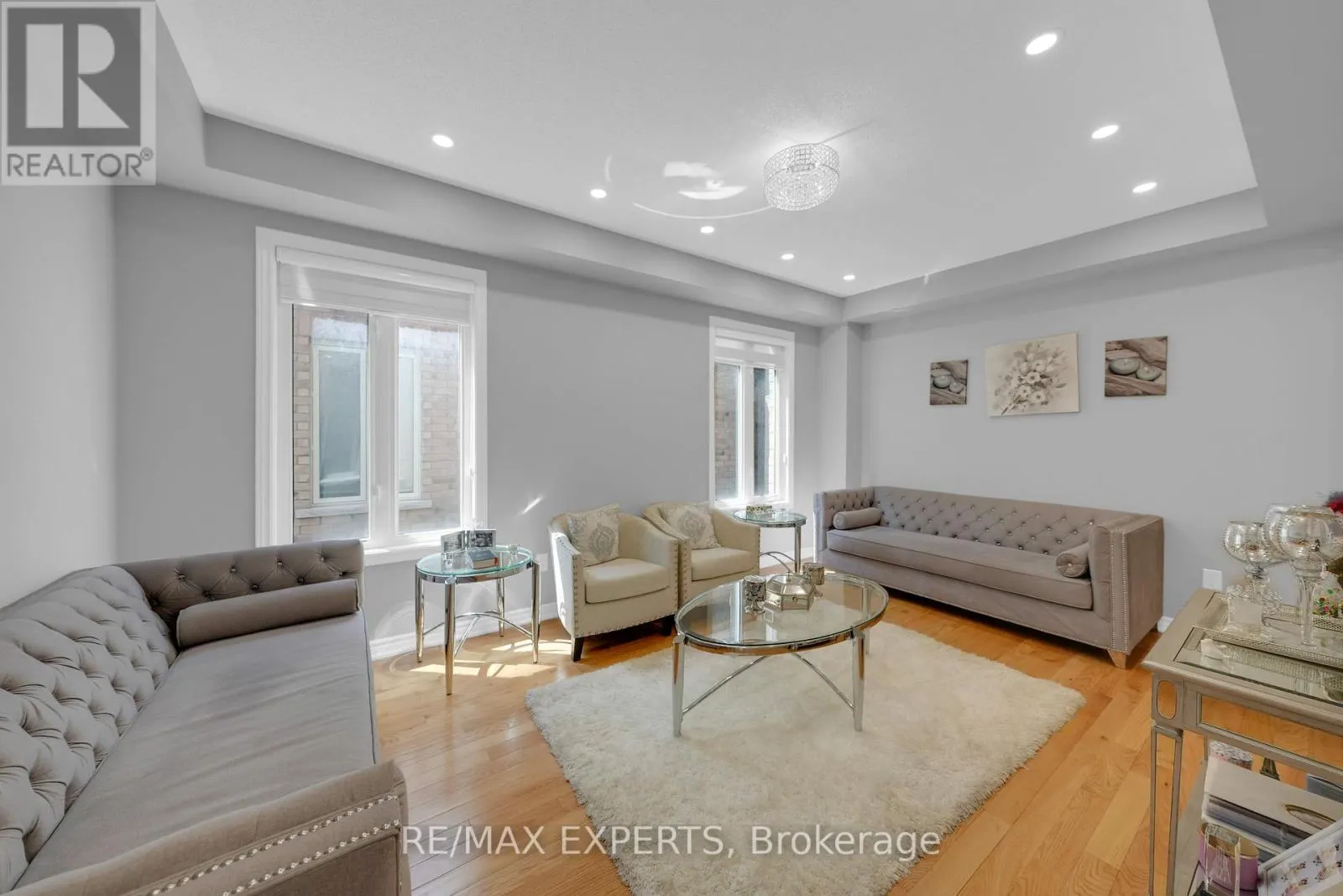 2190 DAWSON CRESCENT