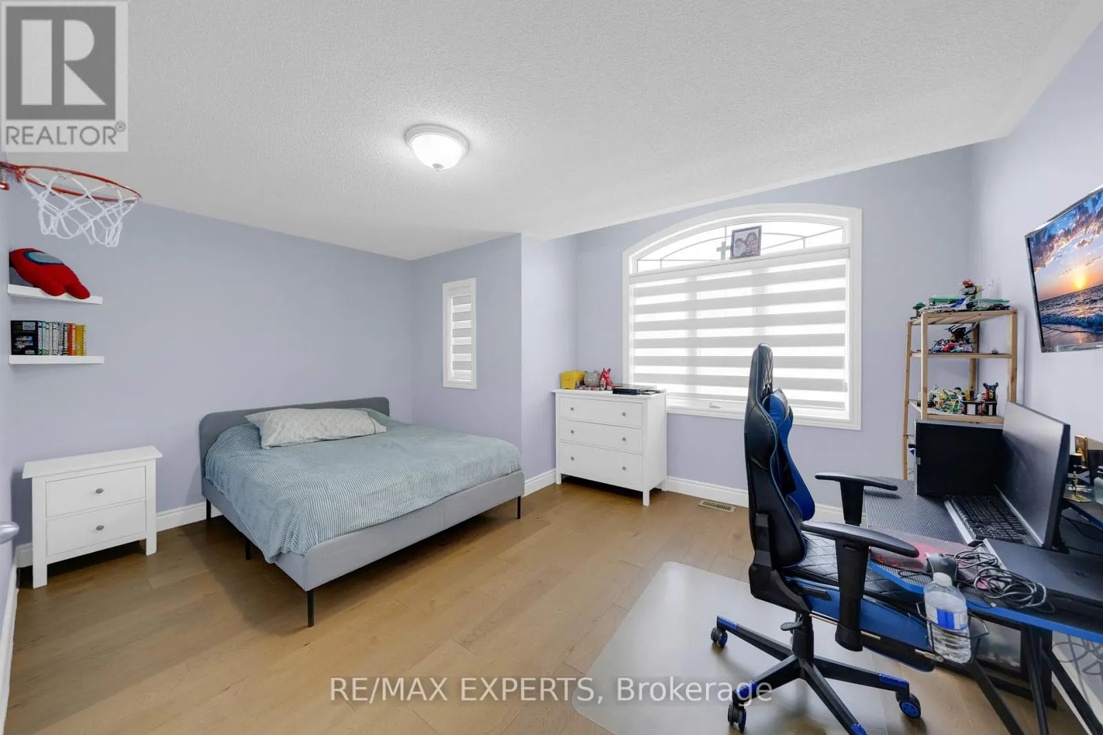 2190 DAWSON CRESCENT