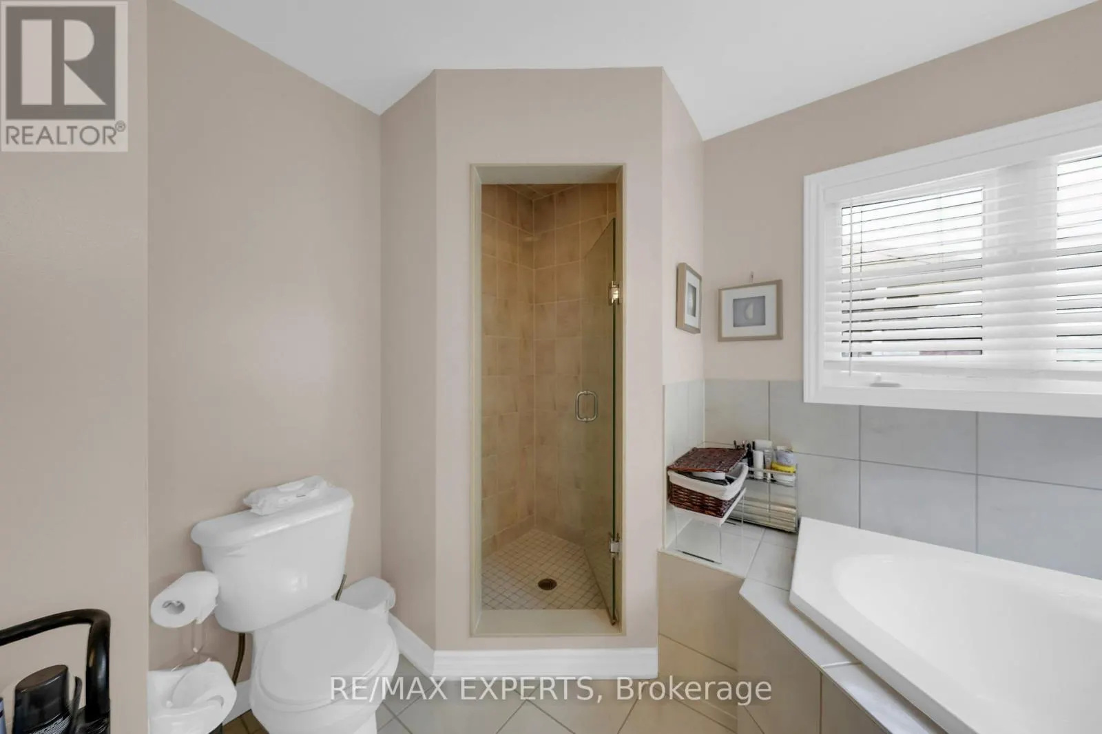 2190 DAWSON CRESCENT