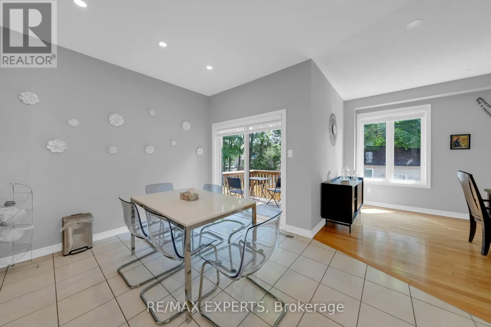 2190 DAWSON CRESCENT