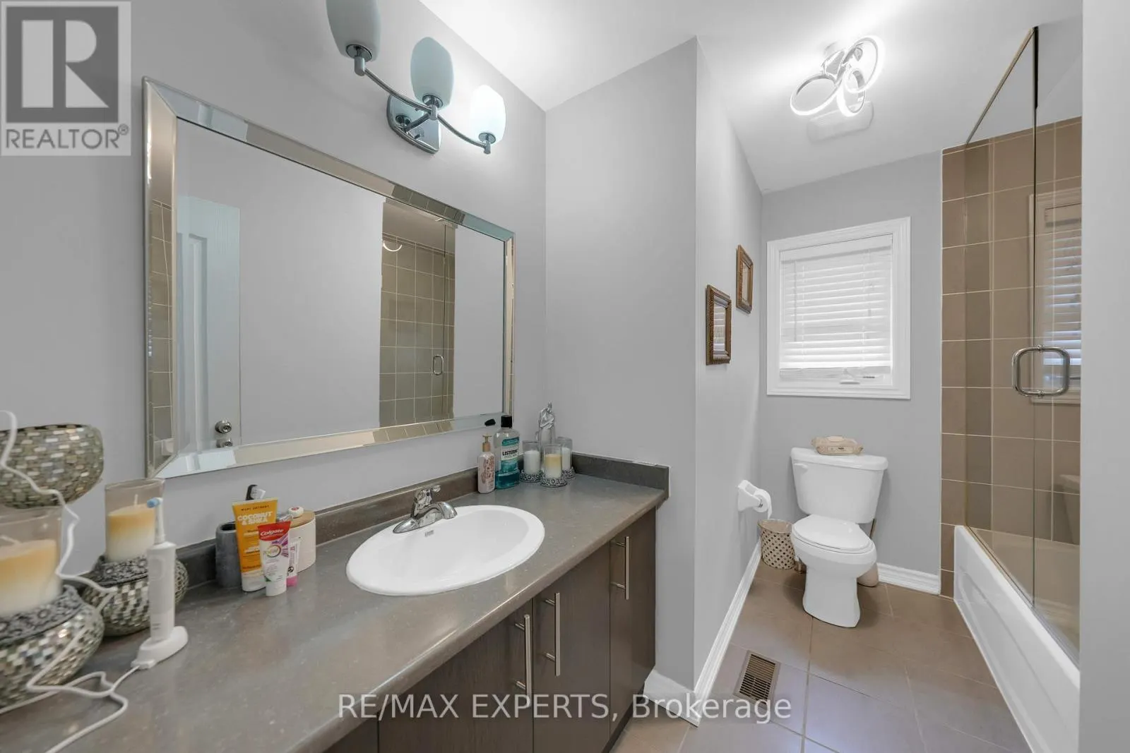 2190 DAWSON CRESCENT