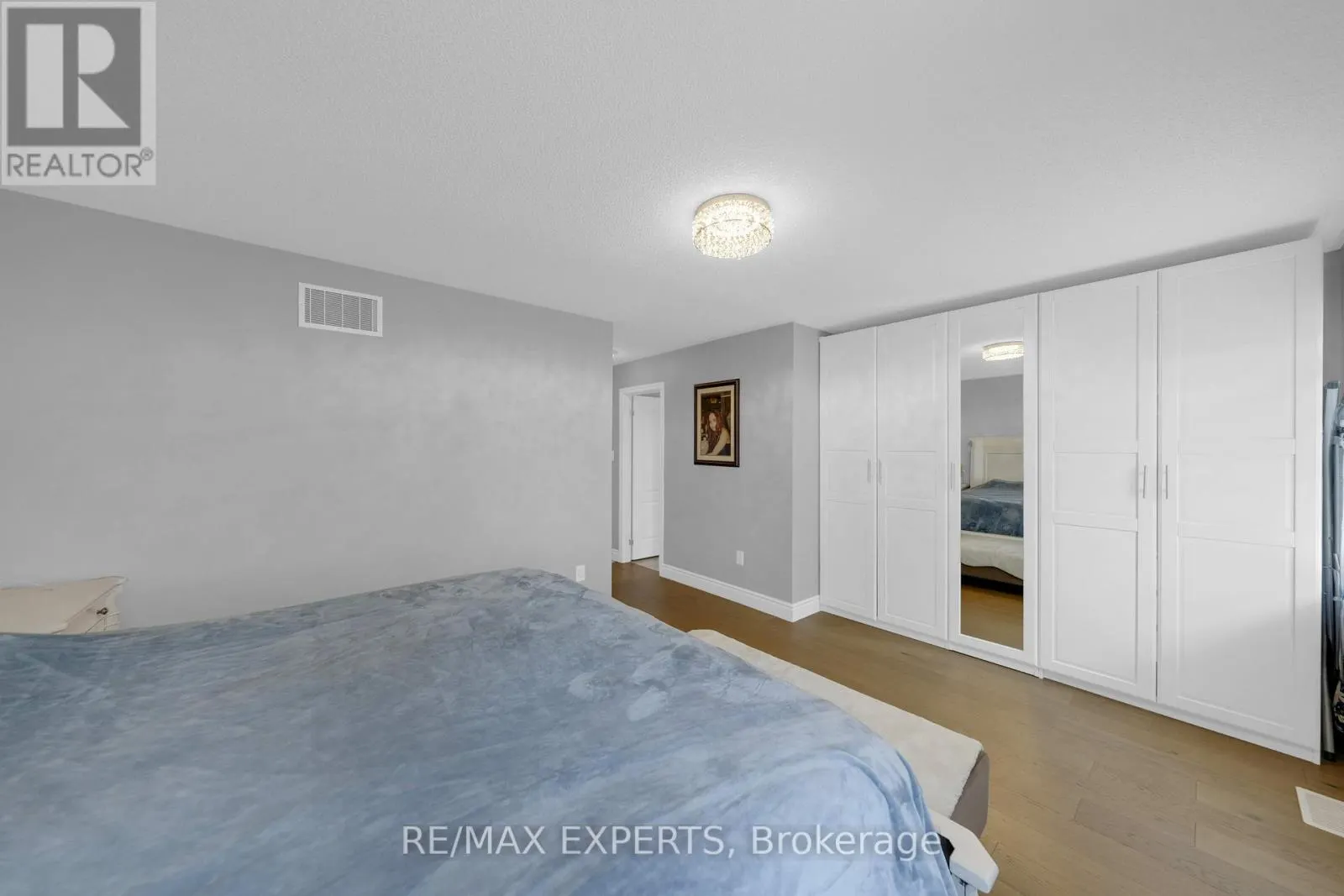 2190 DAWSON CRESCENT