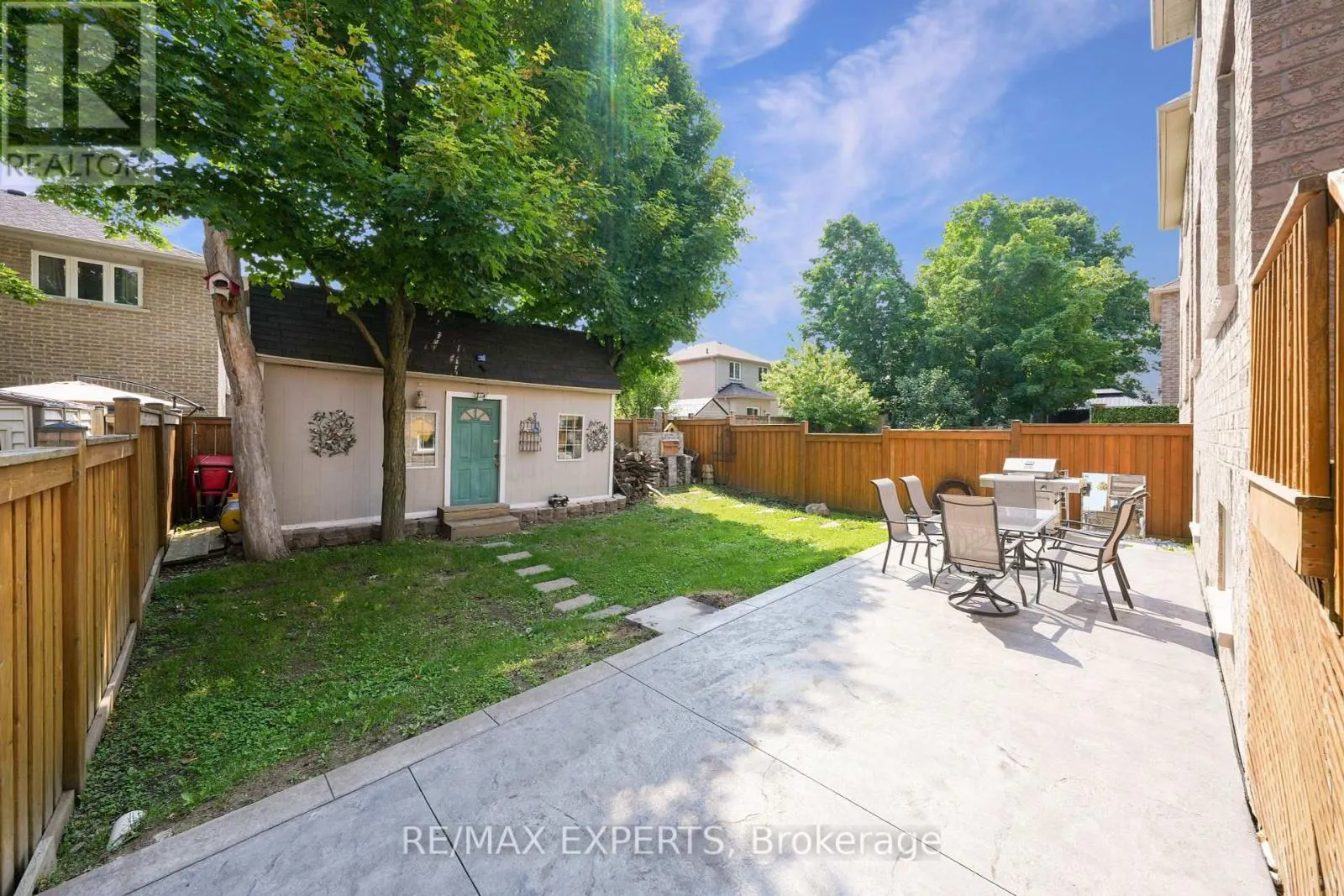 2190 DAWSON CRESCENT