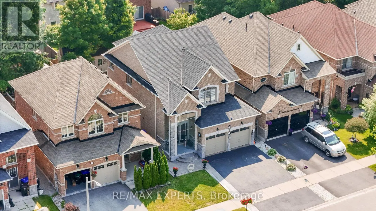 2190 DAWSON CRESCENT