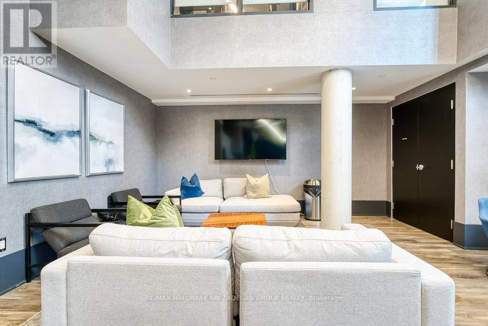 423 - 185 DEERFIELD ROAD