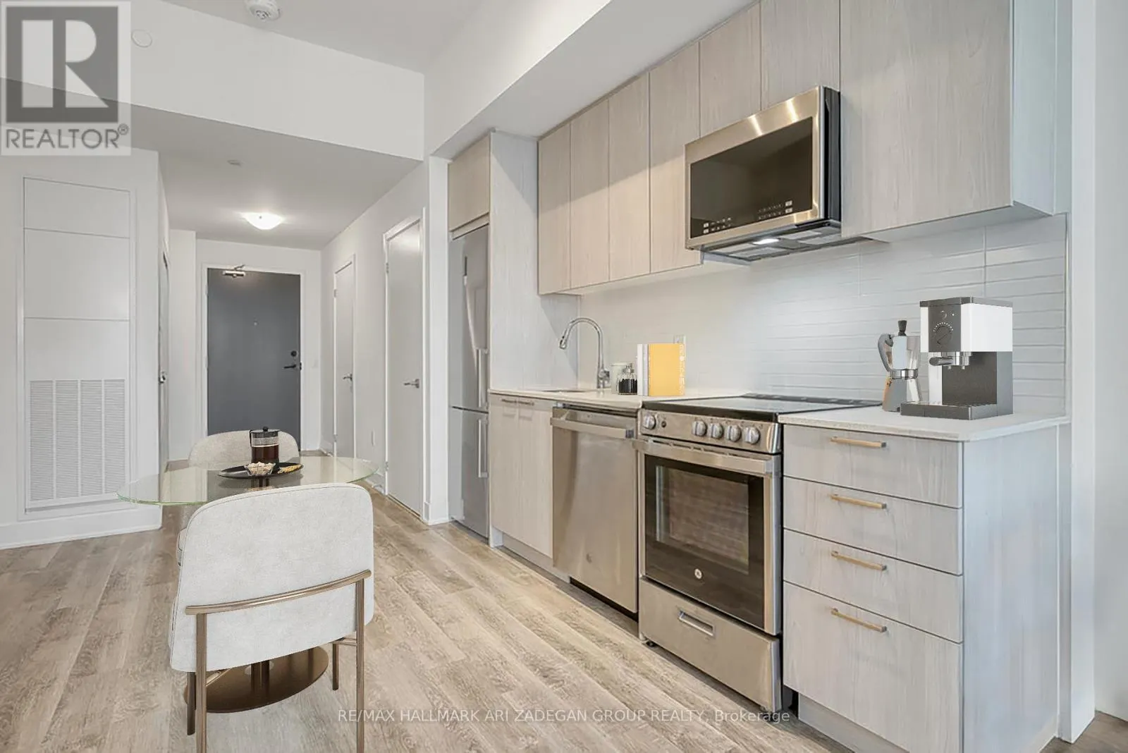 423 - 185 DEERFIELD ROAD