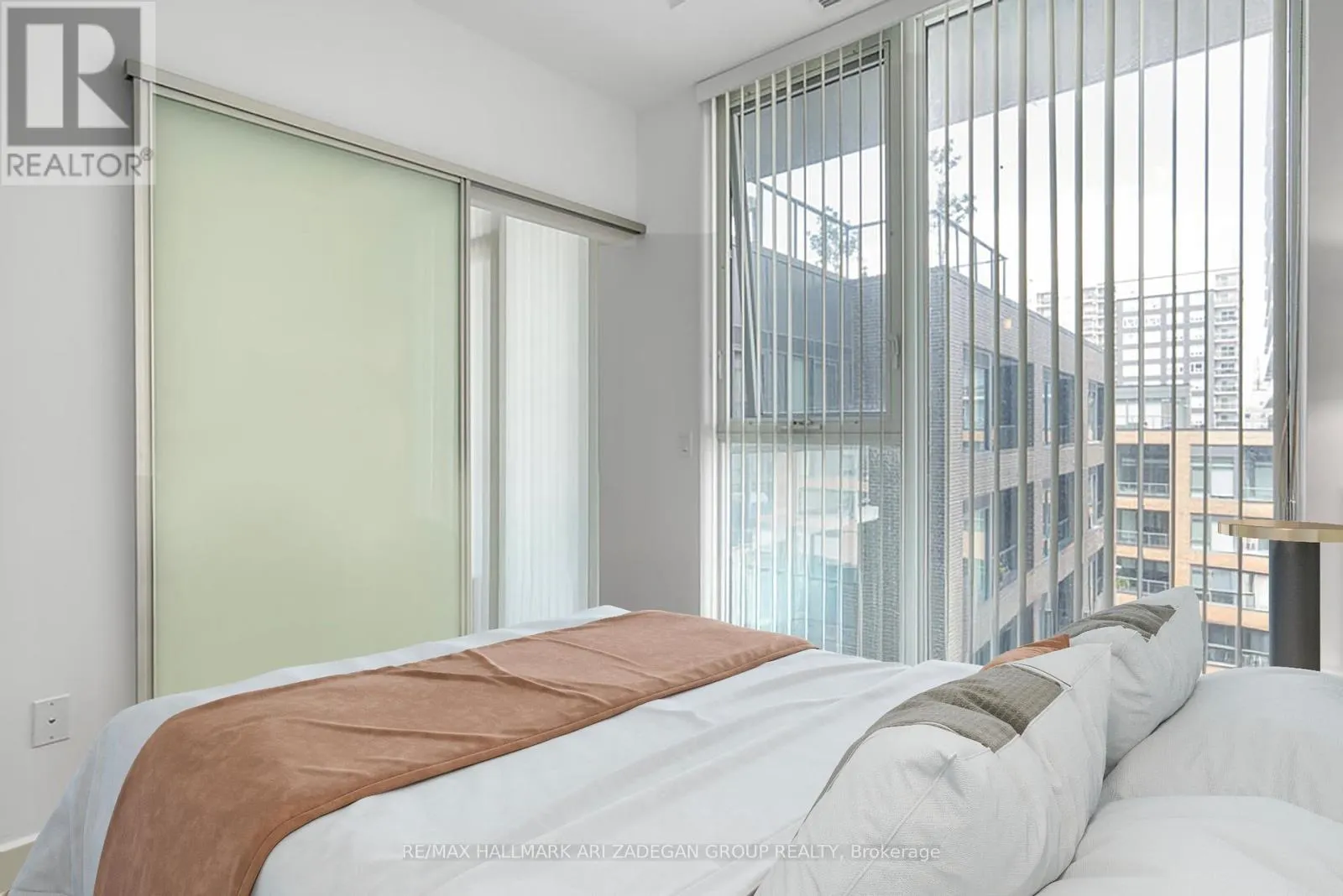 423 - 185 DEERFIELD ROAD