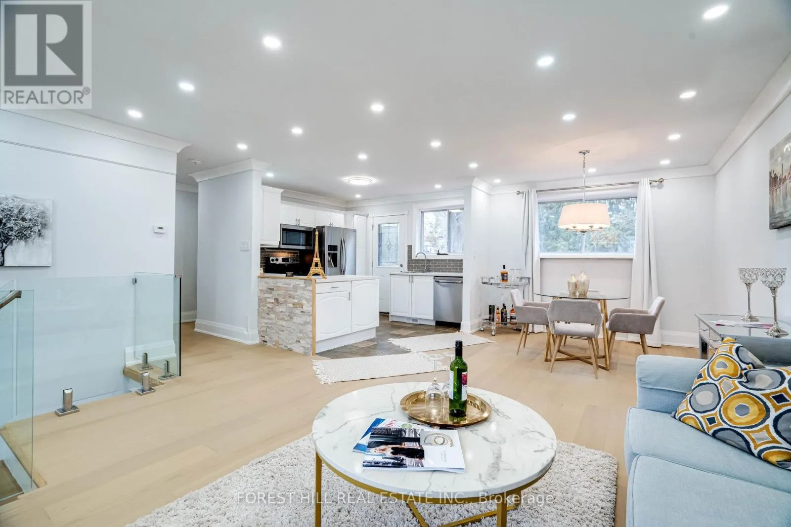 1 WILLIS DRIVE