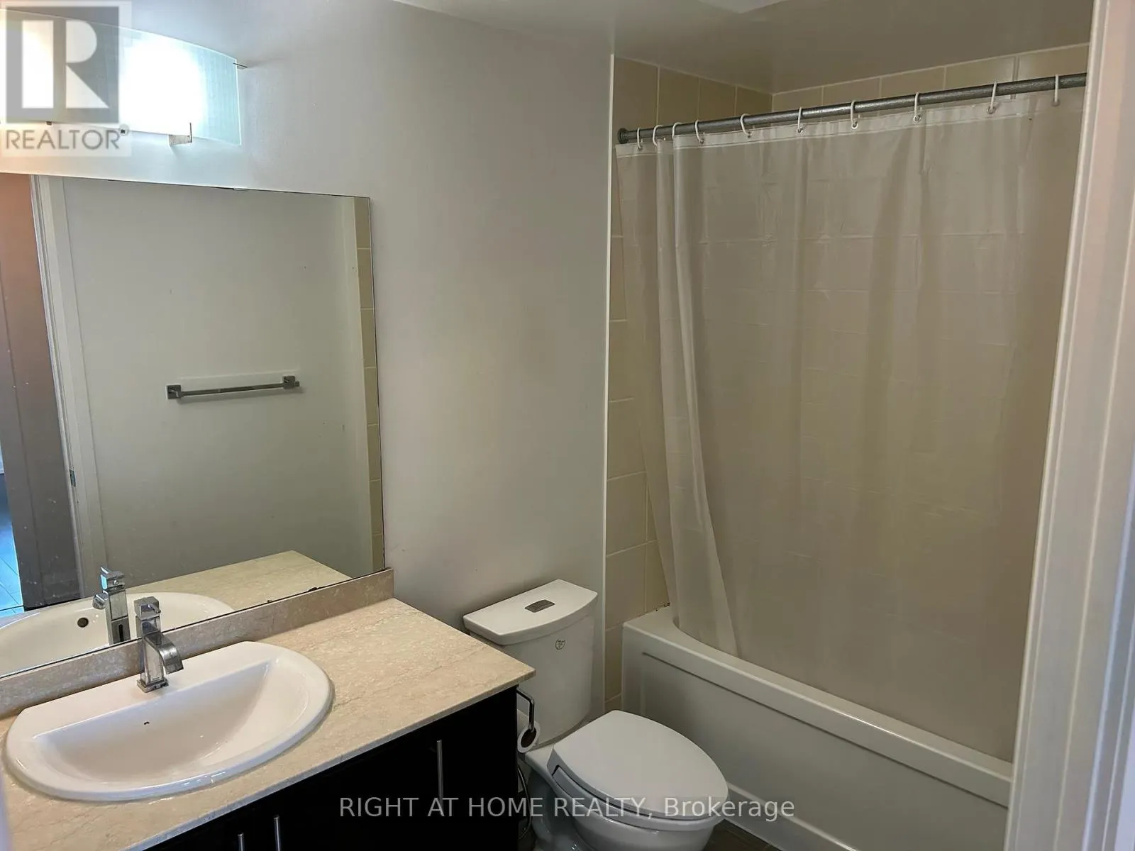 2123 - 7161 YONGE STREET
