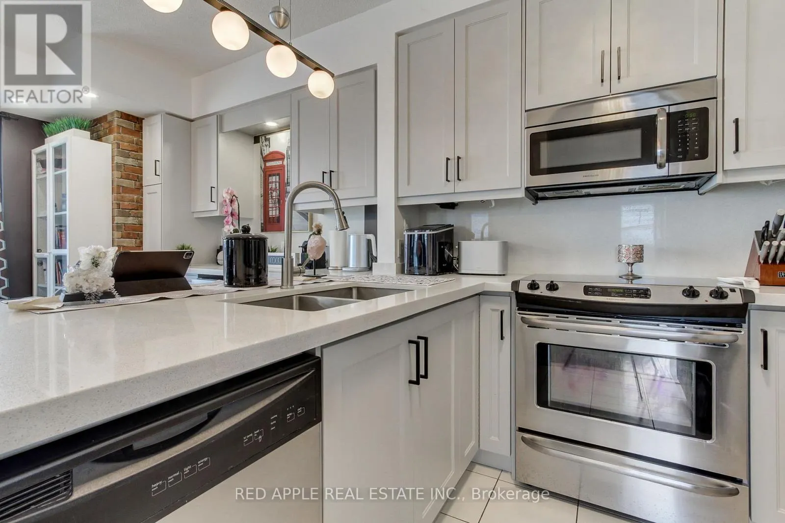 509 - 7730 KIPLING AVENUE E