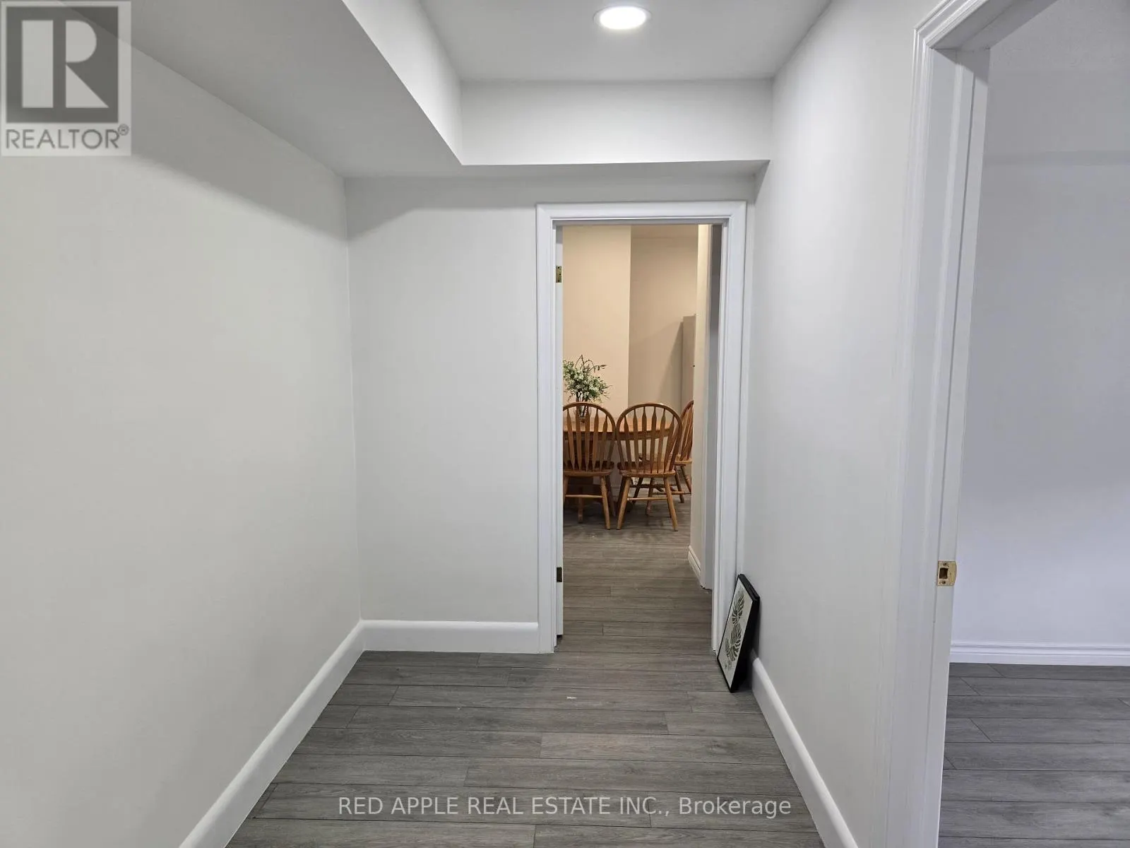 5 HOLLAND STREET W