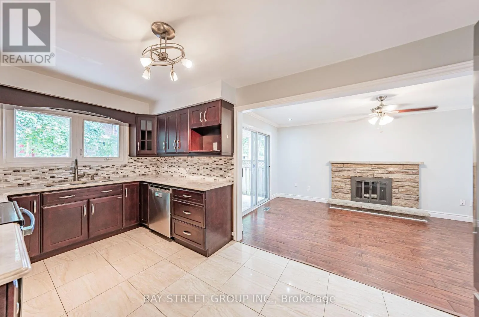 547 RAYMERVILLE DRIVE