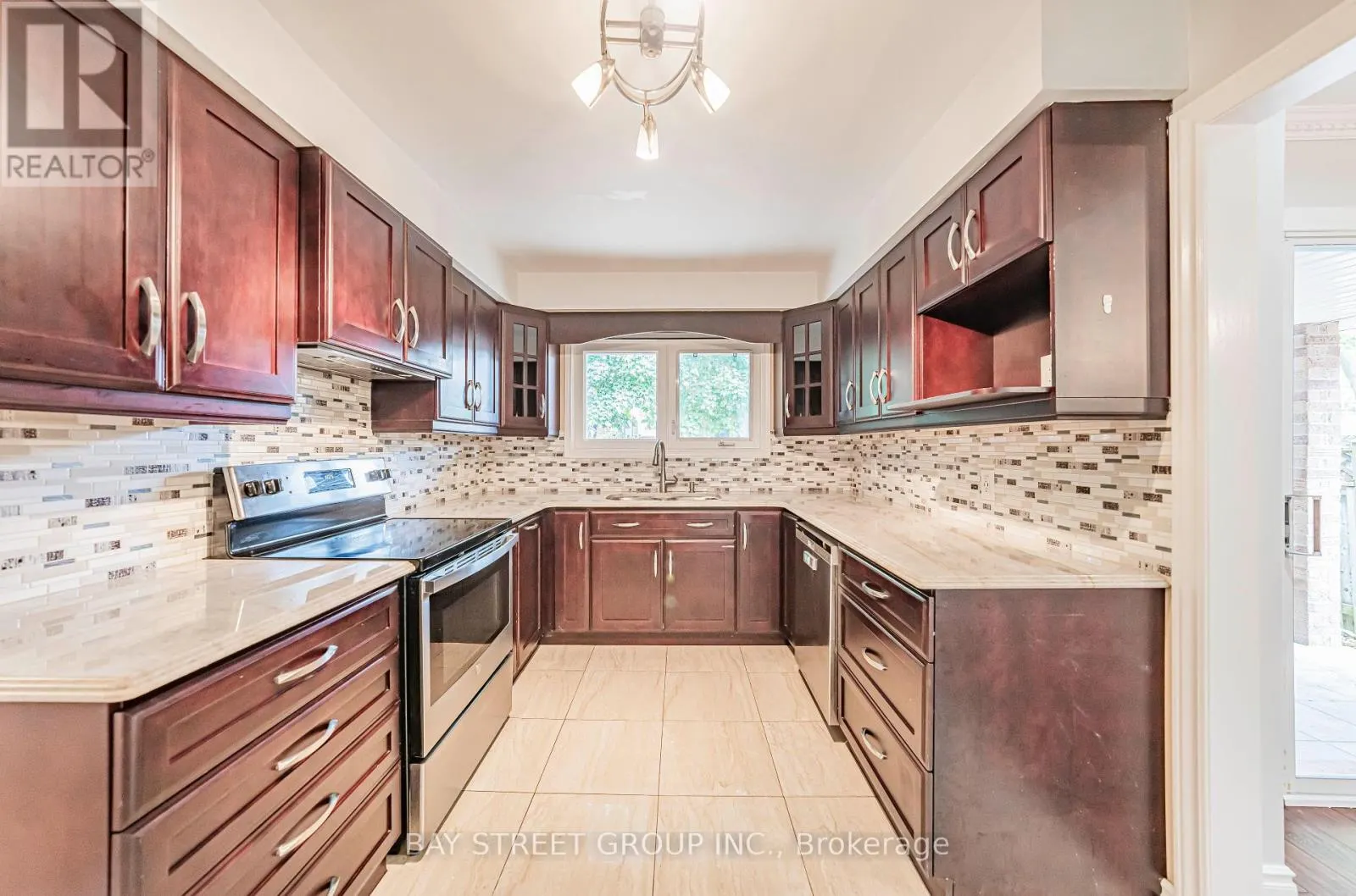 547 RAYMERVILLE DRIVE