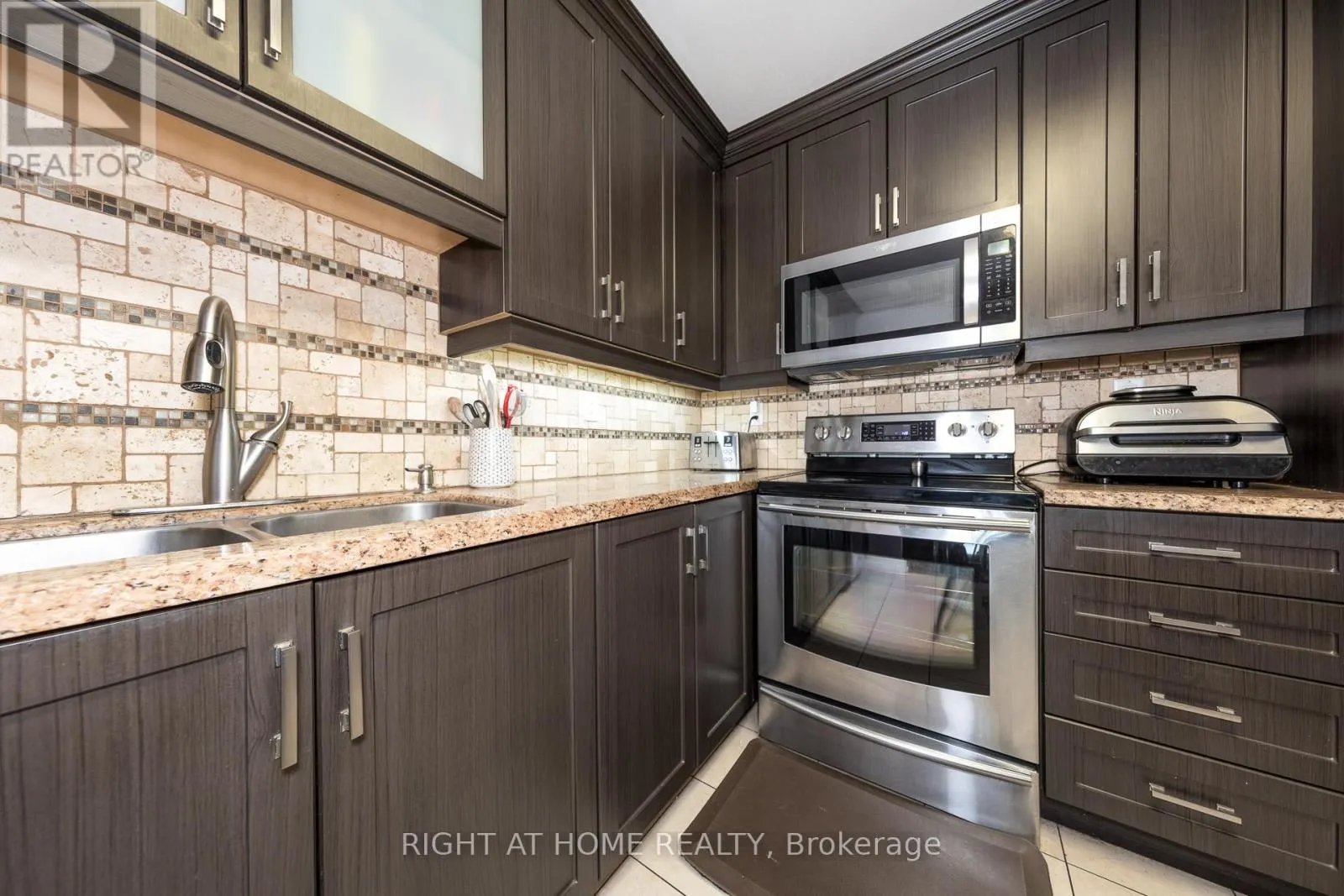 510 - 745 NEW WESTMINSTER DRIVE