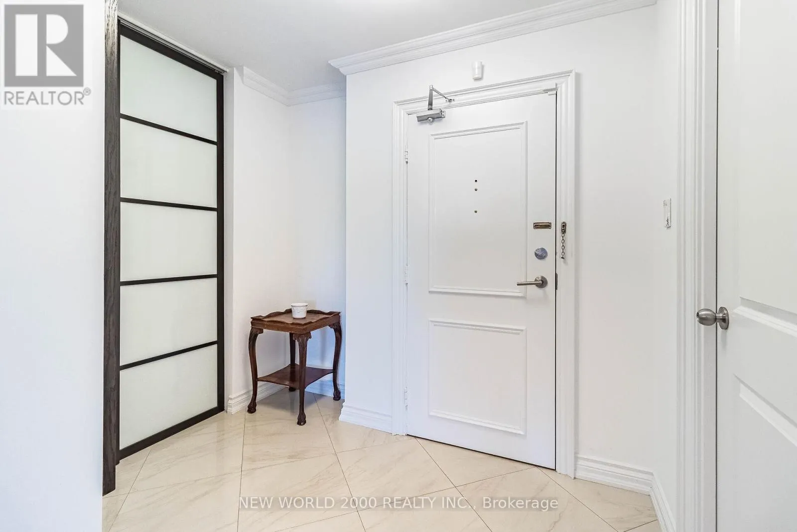410 - 7811 YONGE STREET