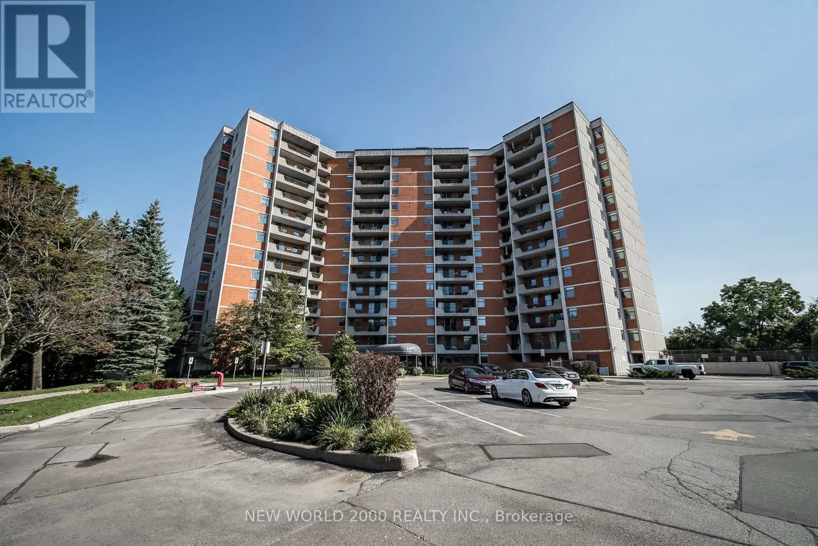 410 - 7811 YONGE STREET